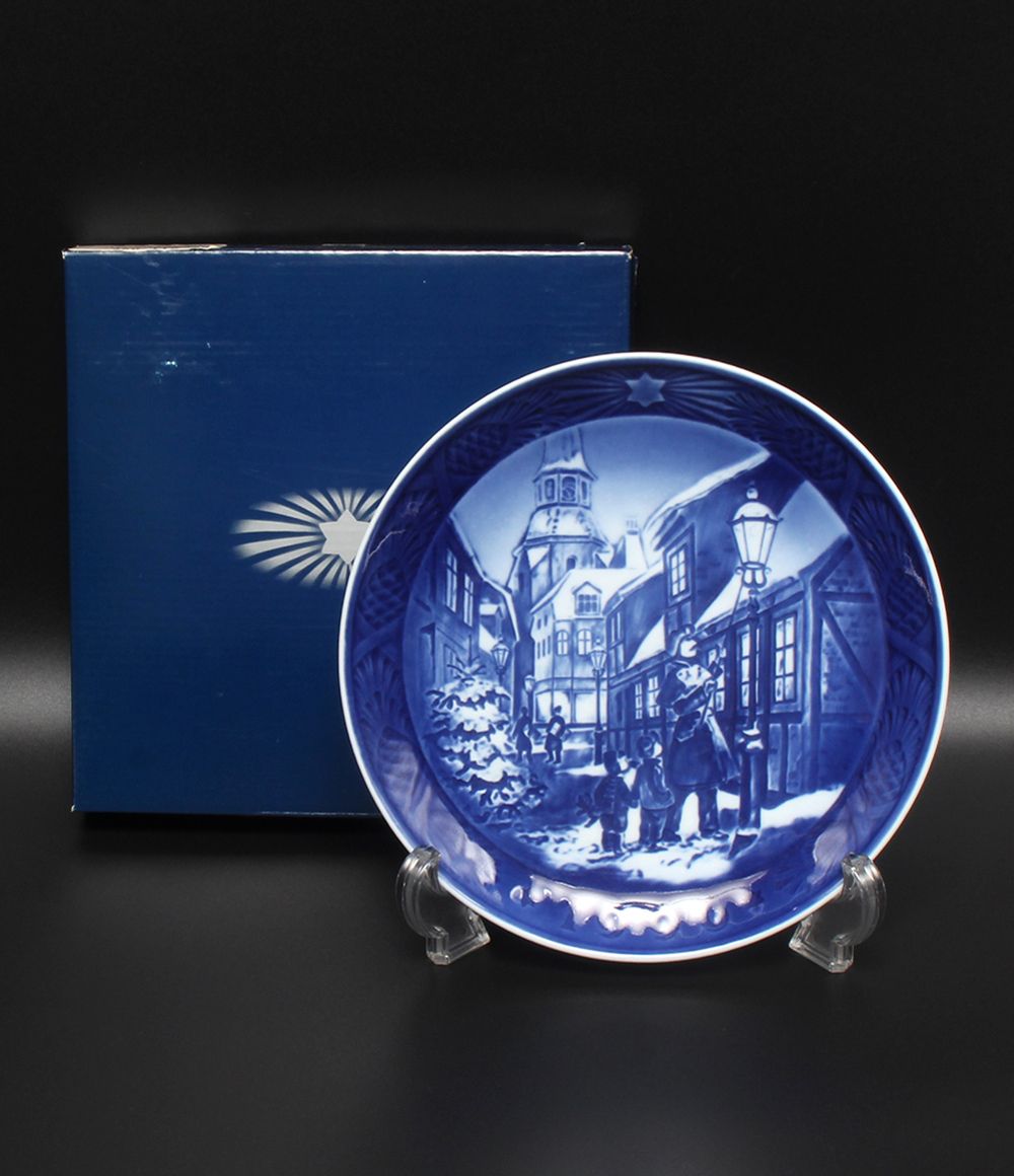 美品 ロイヤルコペンハーゲン イヤープレート 飾り皿 18cm 1996 Royal