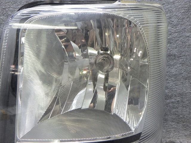 エブリイ DA64V ヘッドライト 左右 ハロゲン LE04G6129 LE04H6129 レベ