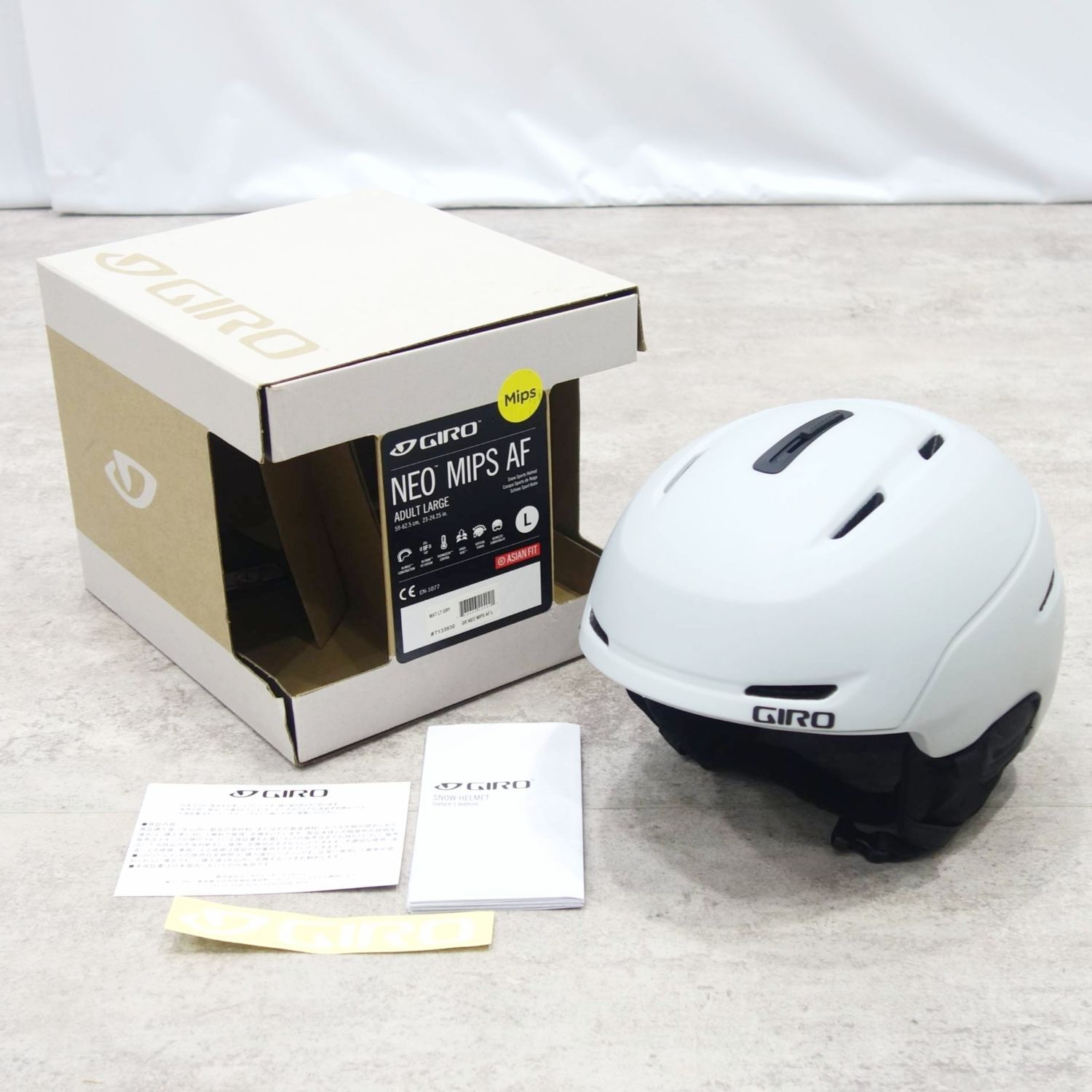 未使用 ジロ GIRO ヘルメット ネオ ミップス アジアンフィット スキー
