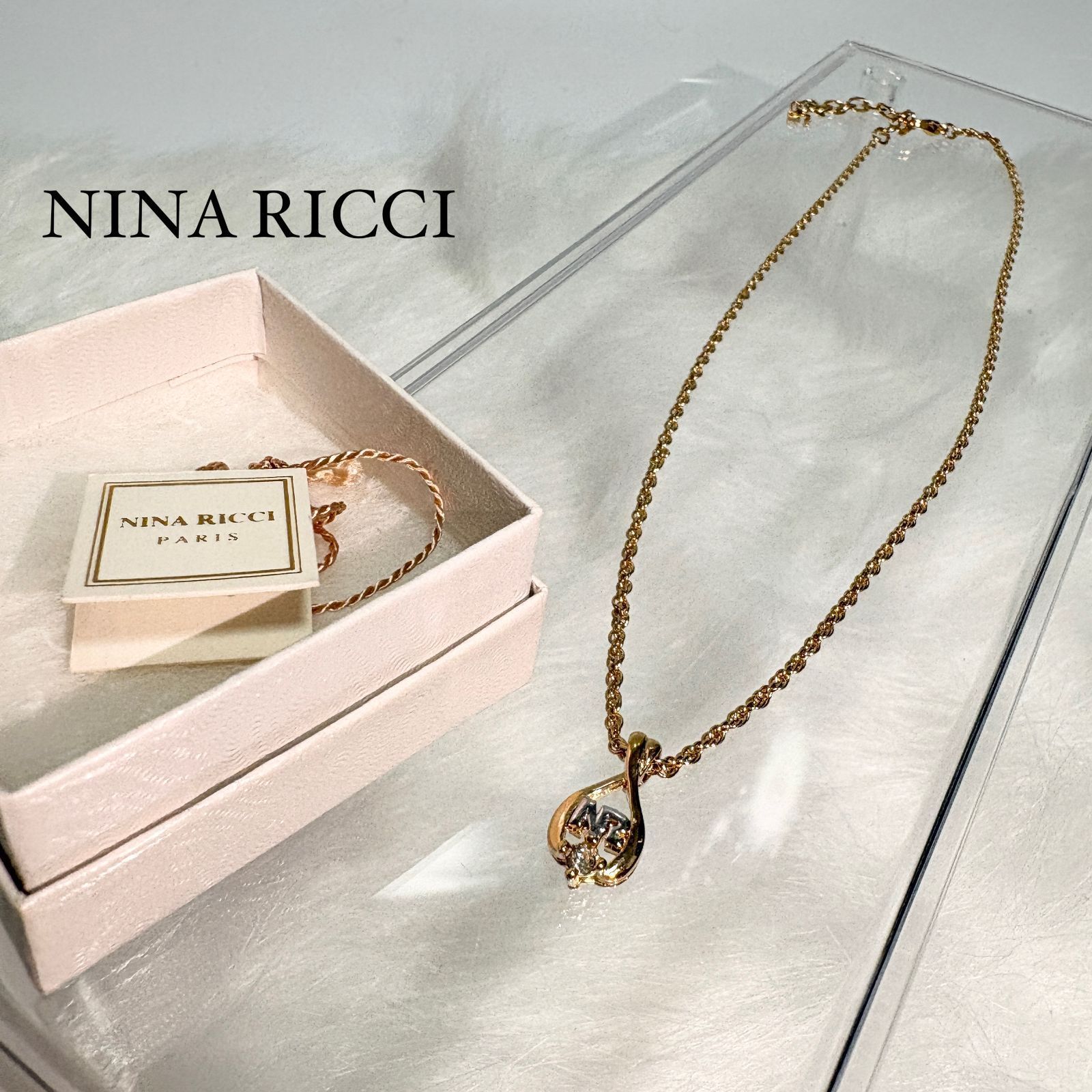 美品】ニナリッチ ネックレス ゴールド NRロゴ ペンダント 箱付き NINA 