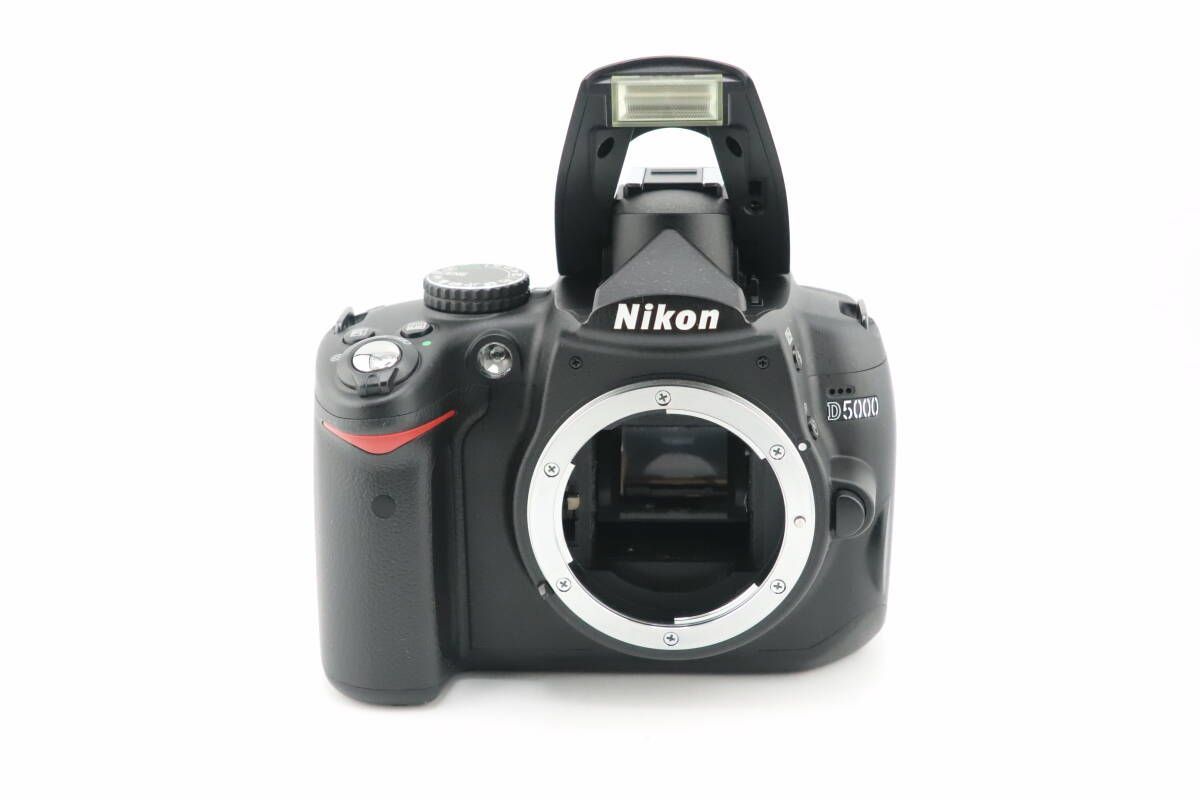 ☆良品☆ショット数595回☆ニコン NIKON D5000 + AF-S DX NIKKOR 18