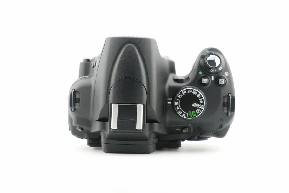 ☆良品☆ショット数595回☆ニコン NIKON D5000 + AF-S DX NIKKOR 18