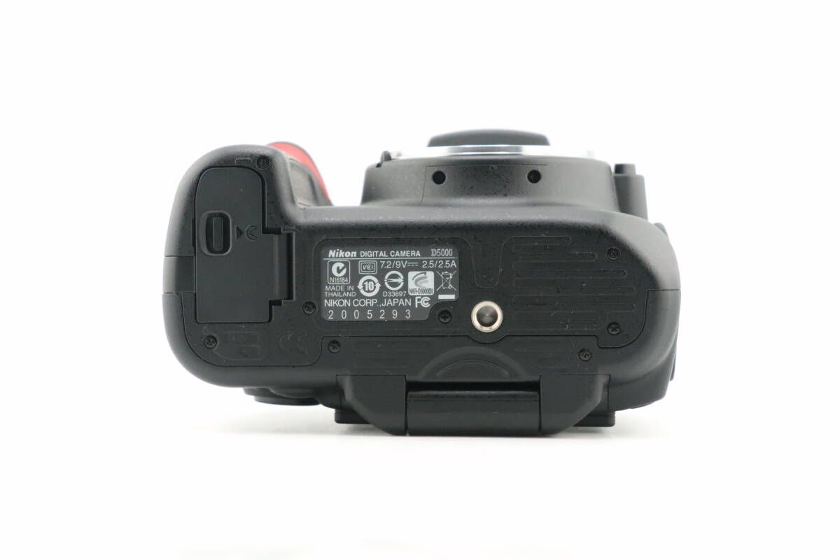 ☆良品☆ショット数595回☆ニコン NIKON D5000 + AF-S DX NIKKOR 18