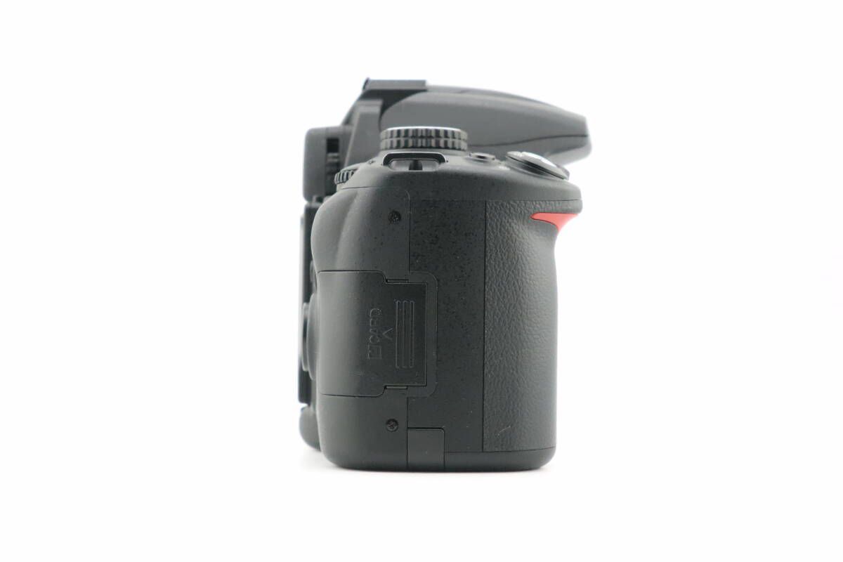 ☆良品☆ショット数595回☆ニコン NIKON D5000 + AF-S DX NIKKOR 18