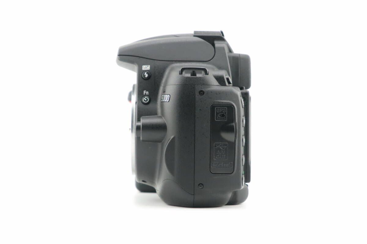 ☆良品☆ショット数595回☆ニコン NIKON D5000 + AF-S DX NIKKOR 18