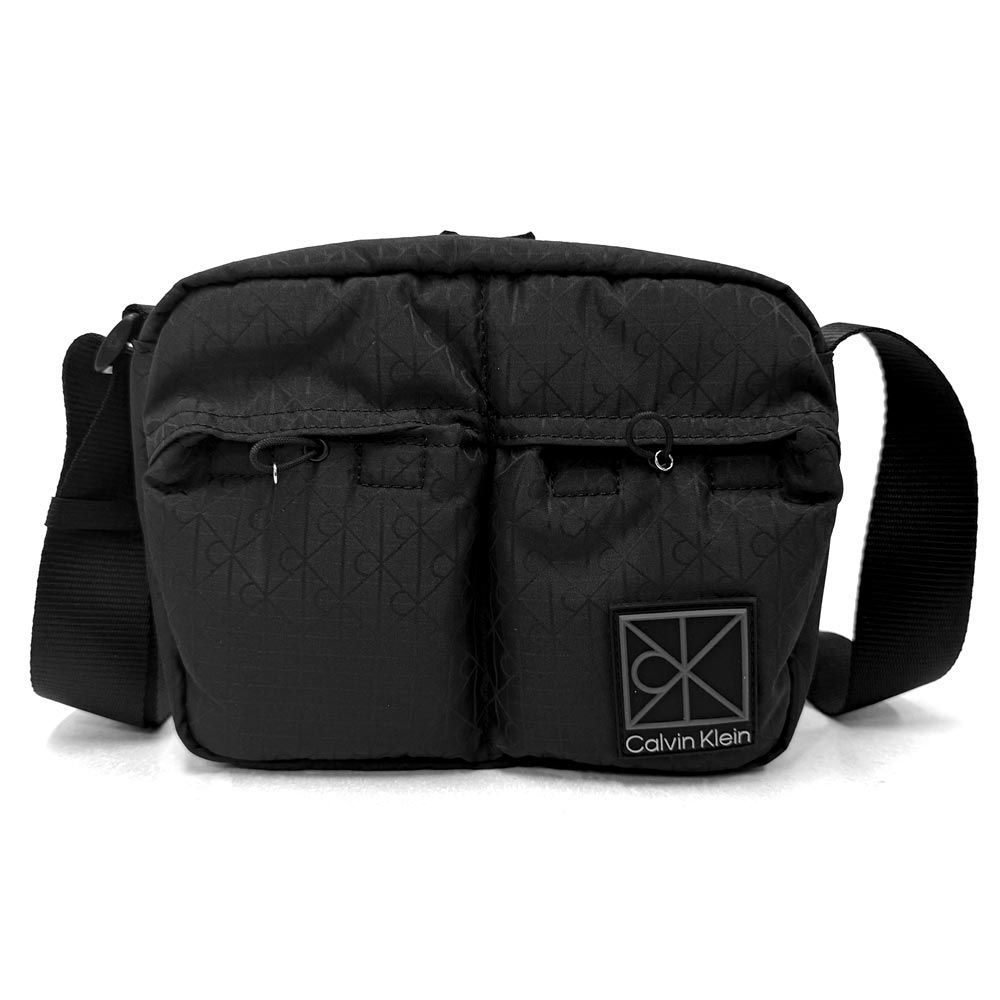 Calvin Klein カルバンクラインジーンズ アウトレット バッグ エンブレム モノグラム ユーティリティ カメラバッグ ショルダーバッグ 4D3342G 001