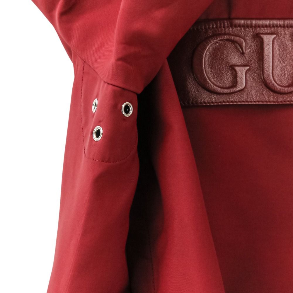 良品 25SS GUCCI グッチ エンボスロゴ ナイロンギャバジン ハーフジップ アノラックジャケット 816904 サイズ40 ダークレッド  メンズ 古着 中古 USED 良品 25SS GUCCI グッチ エンボスロゴ ナイロンギャバジン ハーフ