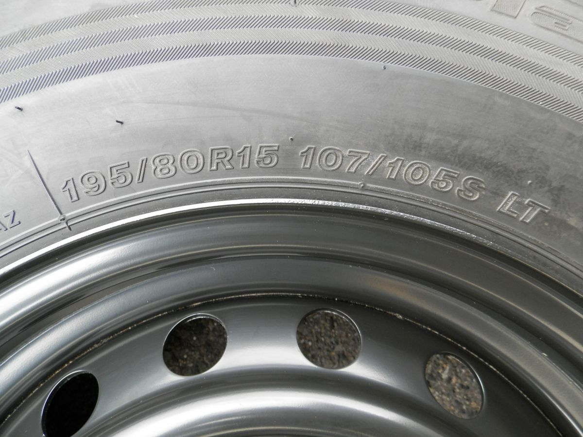 トヨタ 200 ハイエース 15インチ 純正スチールホイール付ラジアル