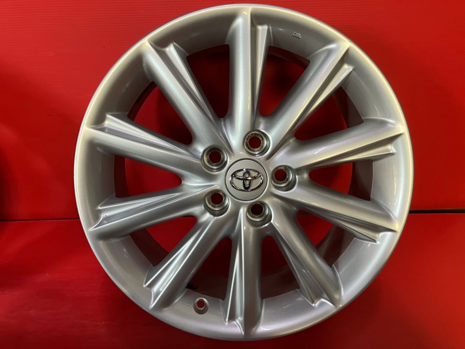 中古ホイール[18x7.0+39 114.3/5H トヨタ SAI純正] 4本SET