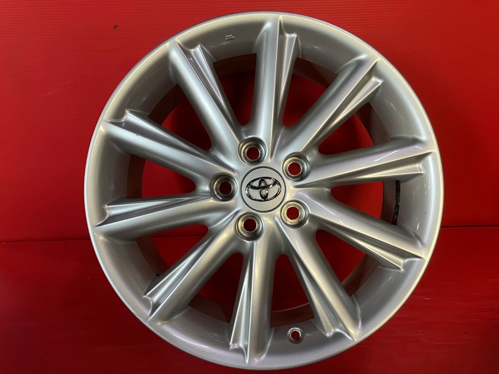 中古ホイール[18x7.0+39 114.3/5H トヨタ SAI純正] 4本SET