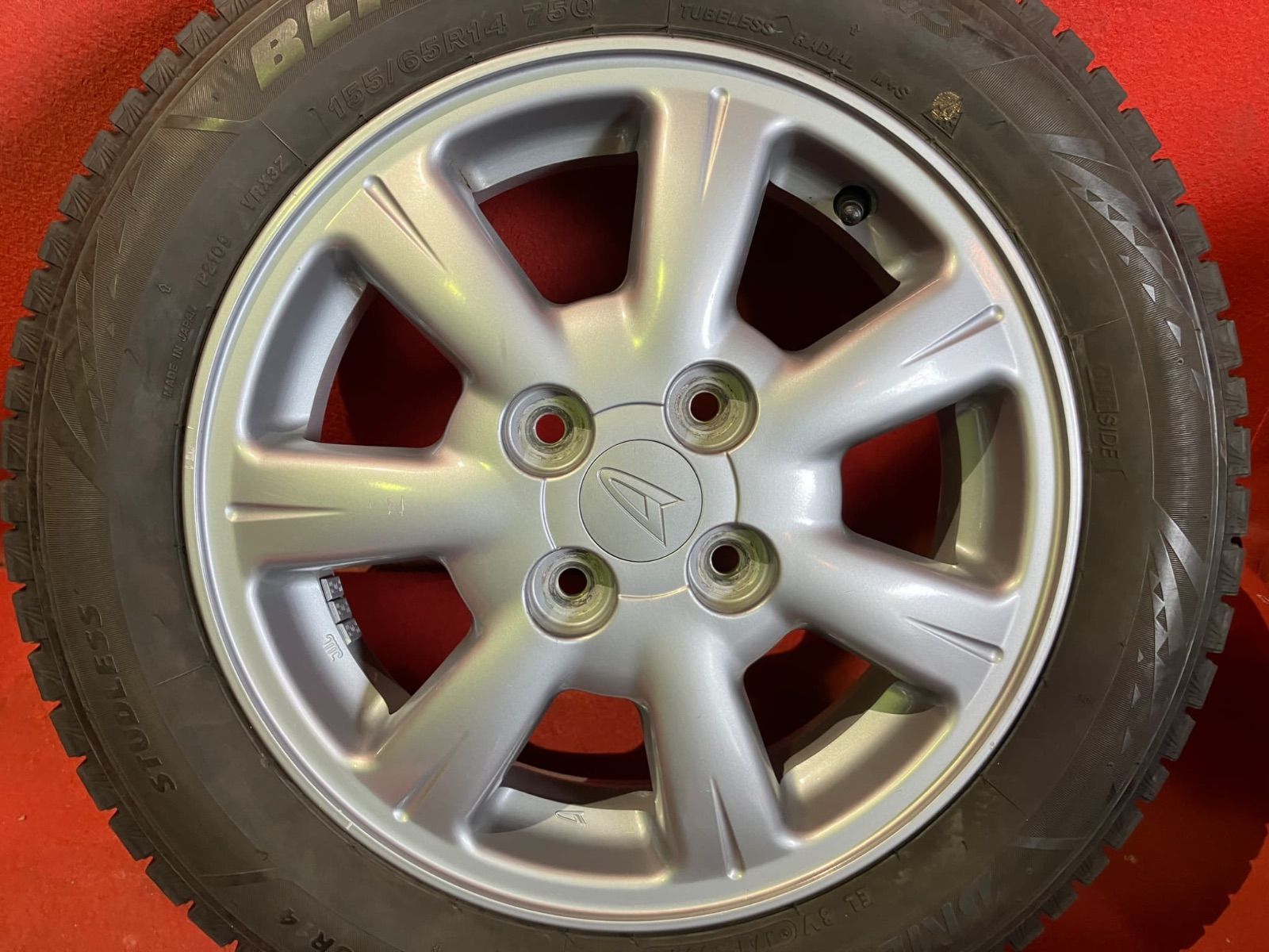 中古スタッドレスタイヤホイールセット【155/65R14 BRIDGESTONE VRX3