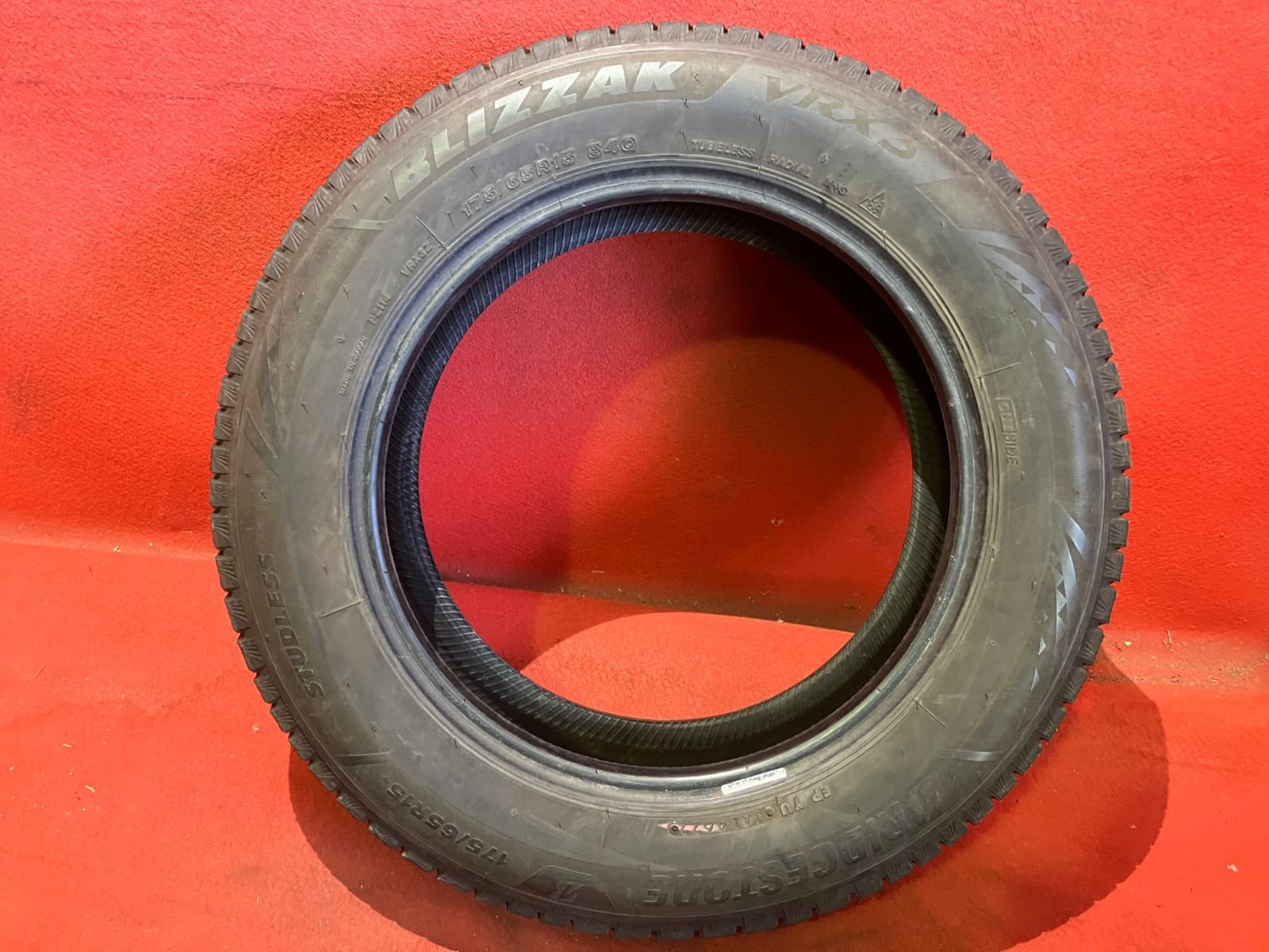 中古スタッドレスタイヤ【175/65R15 BRIDGESTONE VRX3】 4本SET - メルカリ