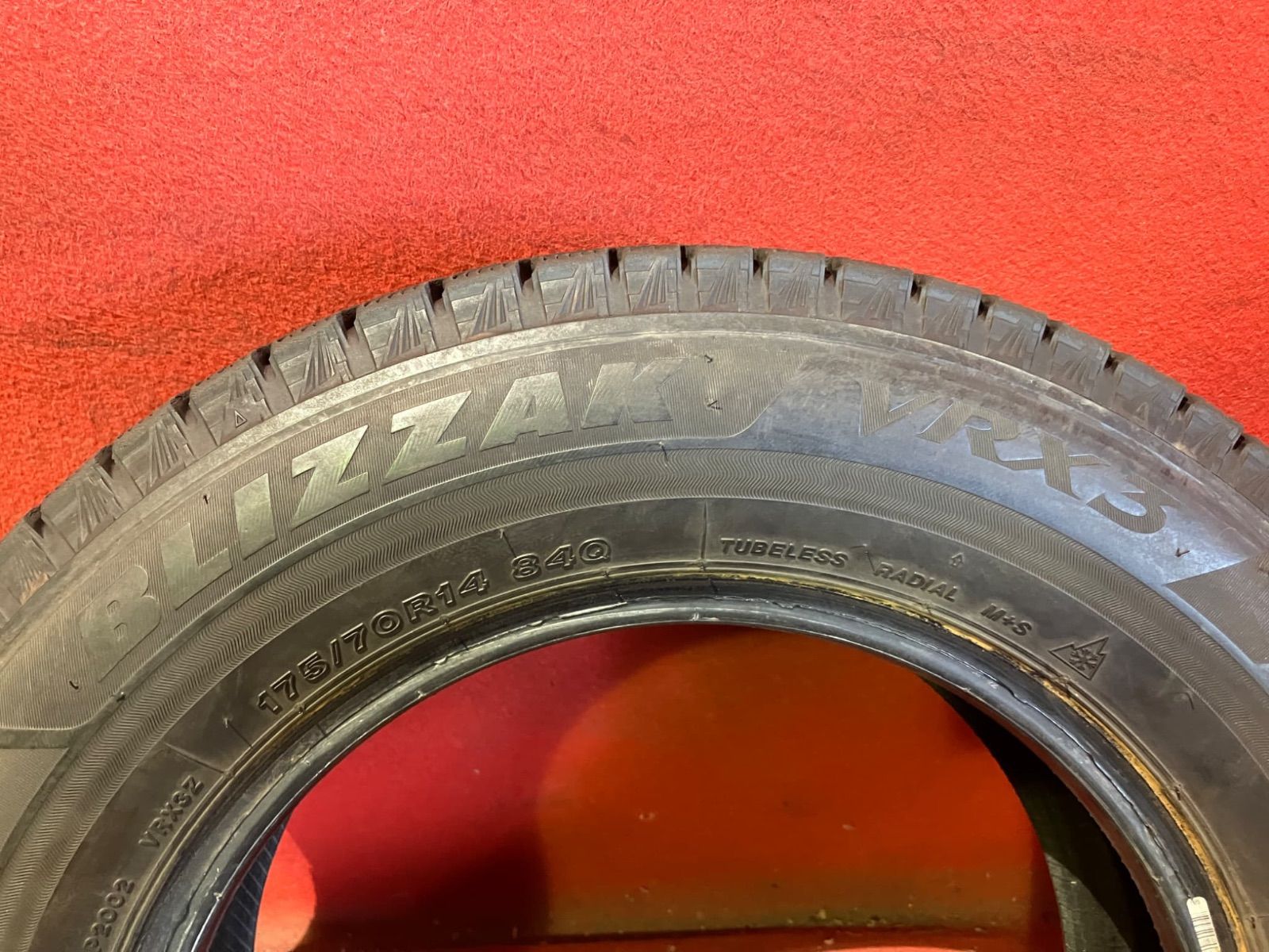 中古スタッドレスタイヤ【175/70R14 BRIDGESTONE VRX3】 4本SET - メルカリ