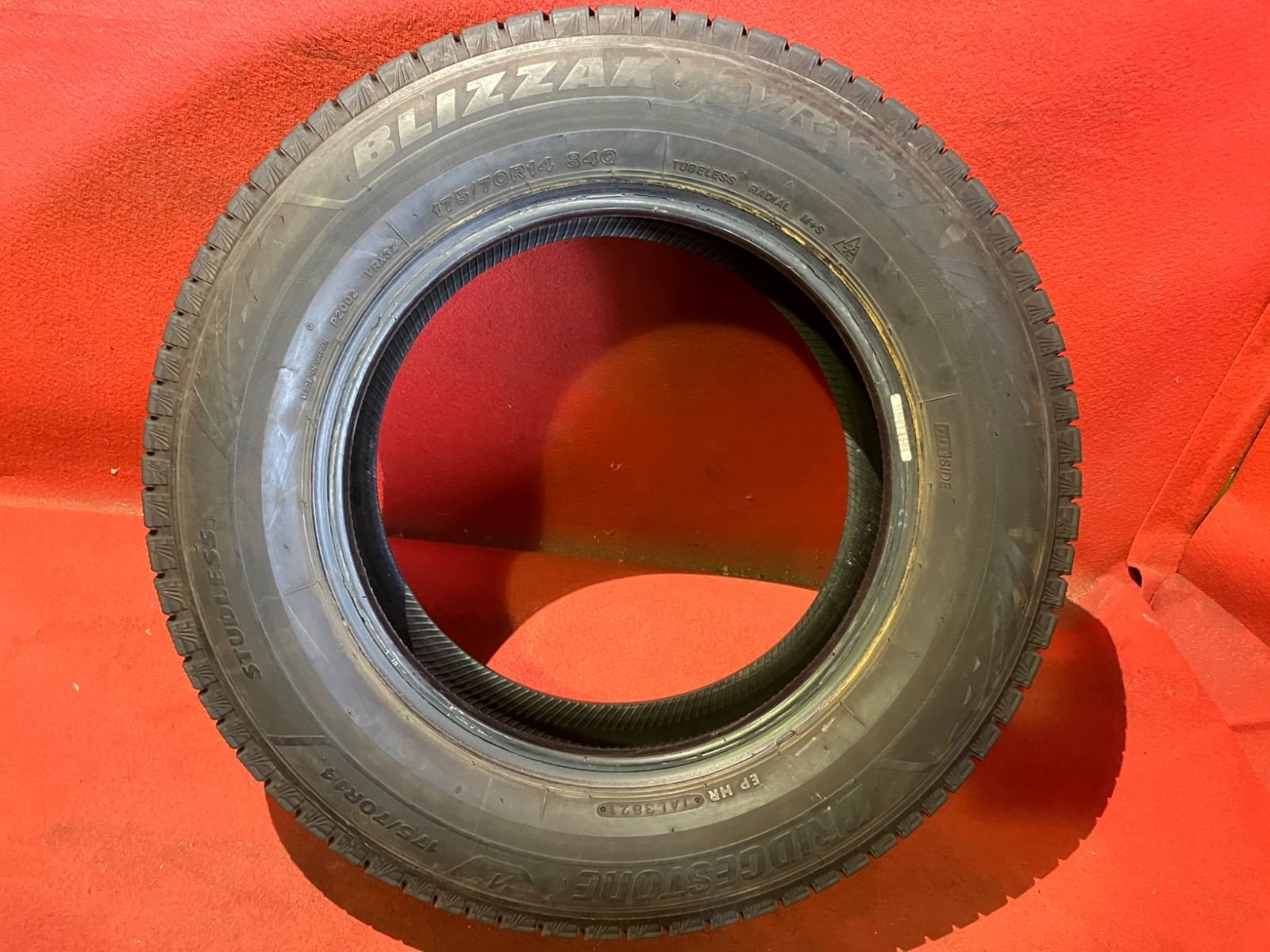 中古スタッドレスタイヤ【175/70R14 BRIDGESTONE VRX3】 4本SET - メルカリ