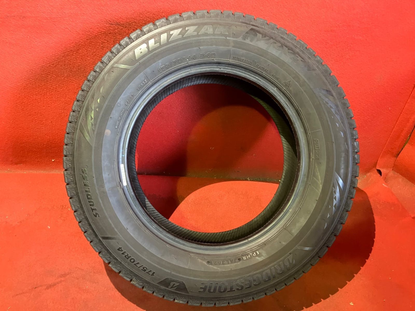 中古スタッドレスタイヤ【175/70R14 BRIDGESTONE VRX3】 4本SET - メルカリ