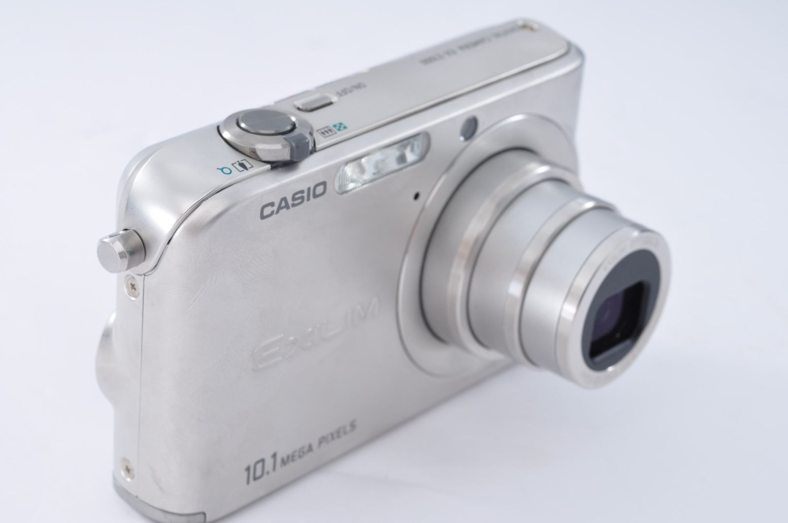 美品 CASIO カシオ EXILIM EX-Z1000 シルバー コンパクトデジタル