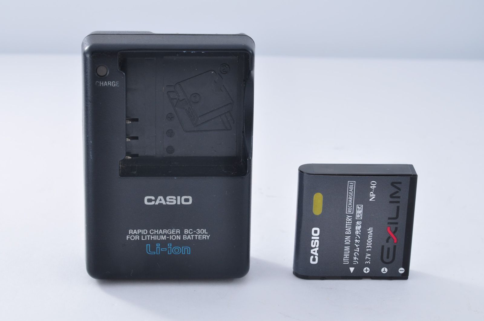 美品 CASIO カシオ EXILIM EX-Z1000 シルバー コンパクトデジタル