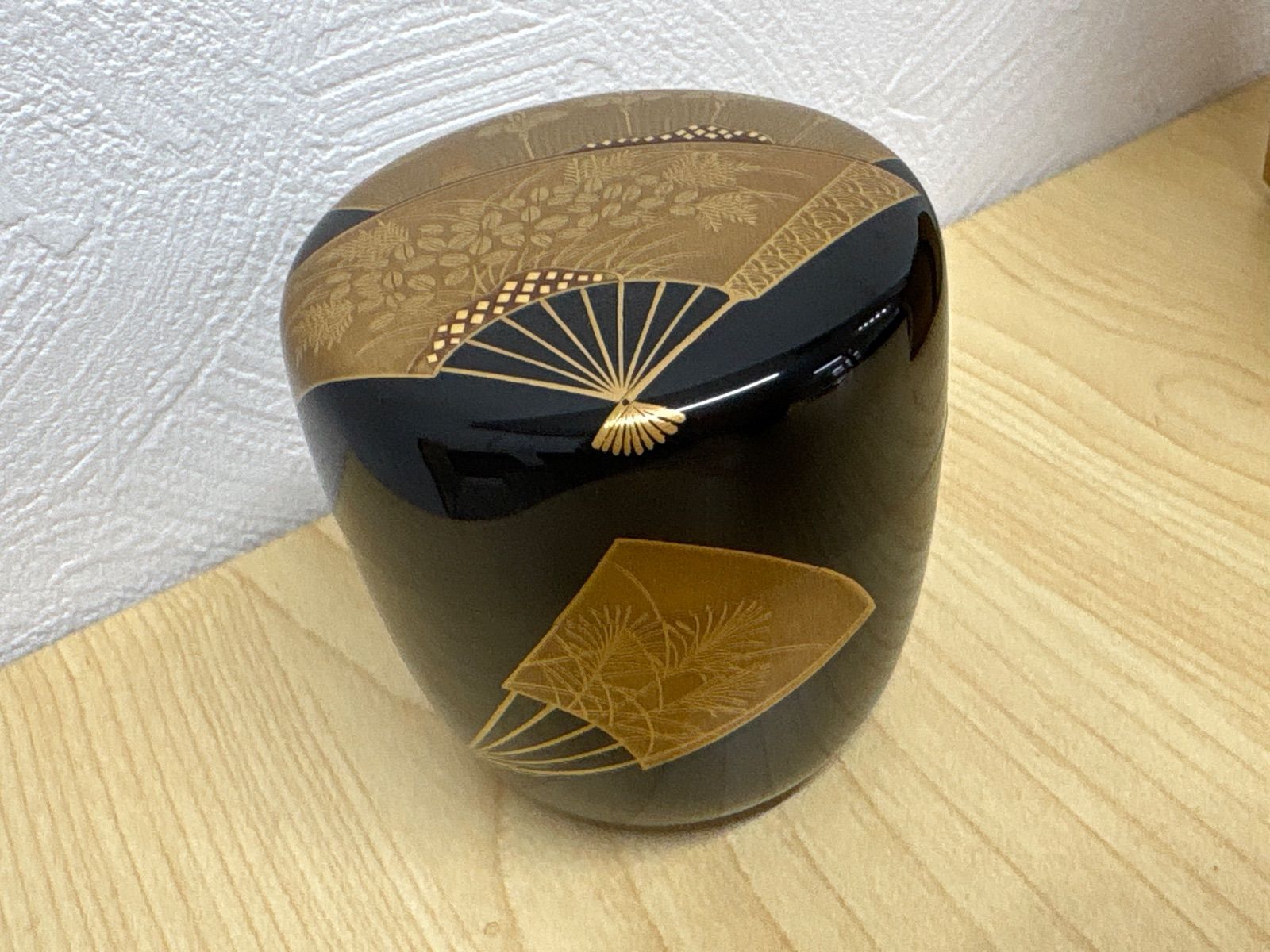 白蓮】牧野正峰 蒔絵 御所車二梅 棗 共箱 茶道具 輪島塗 i884 正峰