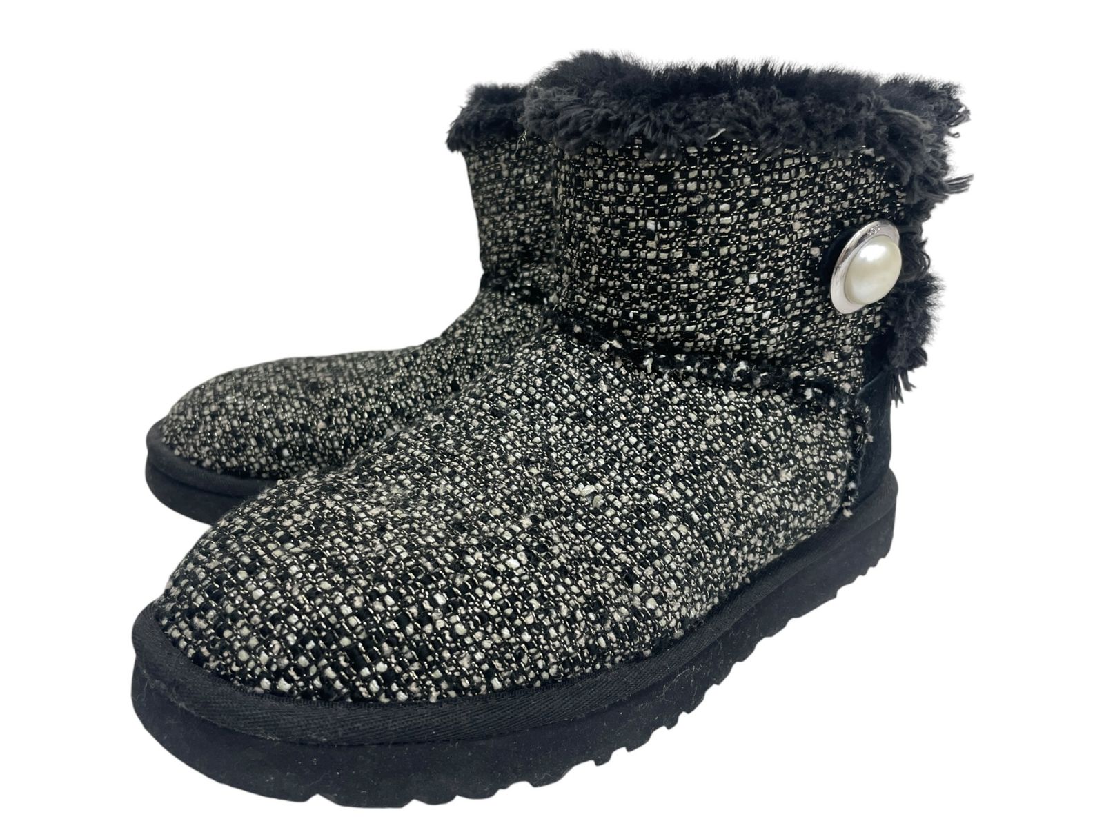 UGG (アグ) ミニ ベイリー ボタン ファンシー ツイード ショートブーツ