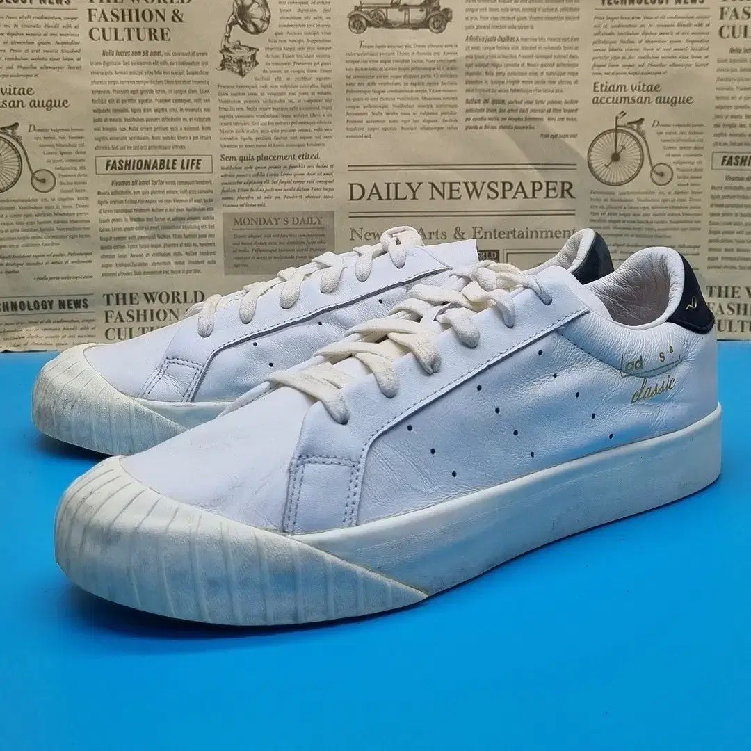 アディダス adidas スニーカー シューズ 26.5 ブラック 黒 グレー 新品