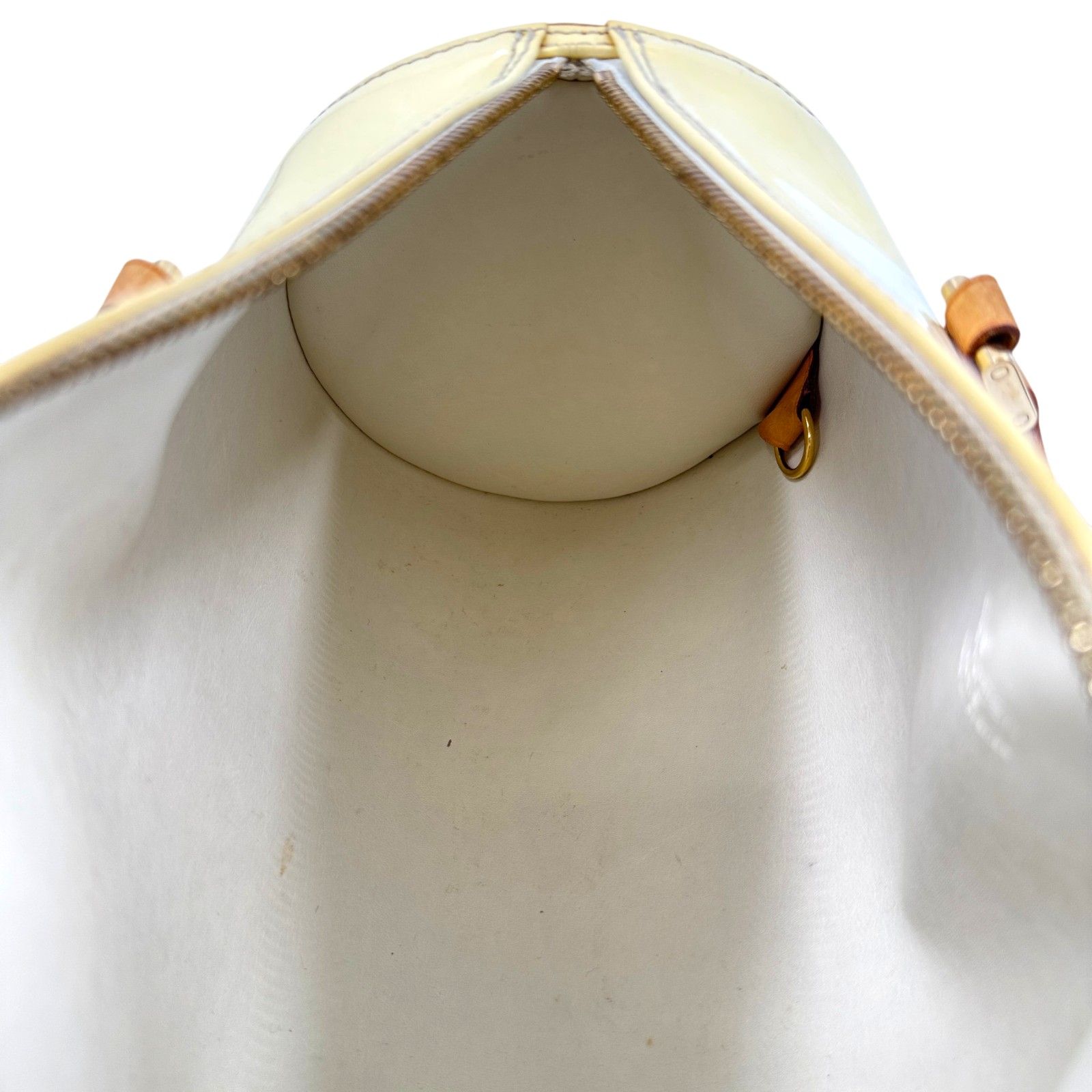 LOUIS VUITTON ベッドフォード ヴェルニ クリーム エナメル