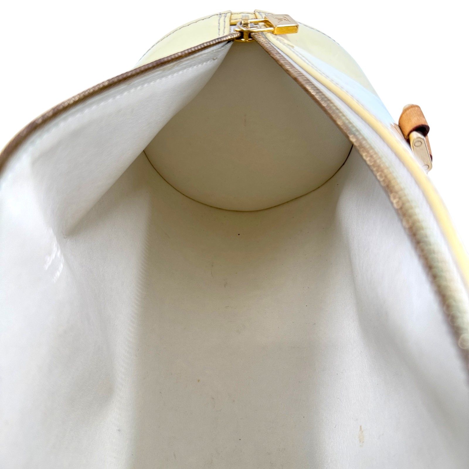 LOUIS VUITTON ベッドフォード ヴェルニ クリーム エナメル
