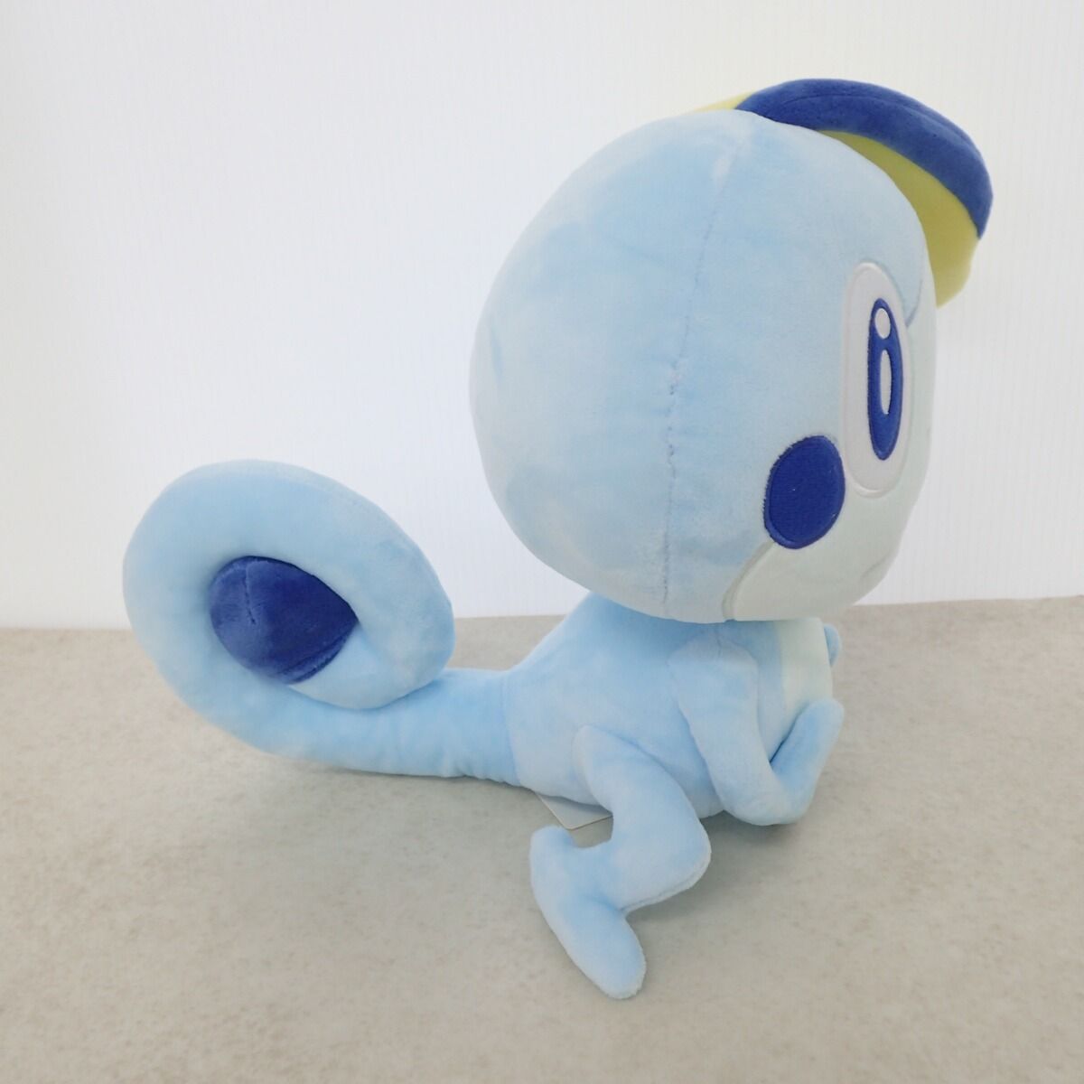 ポケモンセンター ぬいぐるみ 等身大メッソン 紙タグ付き