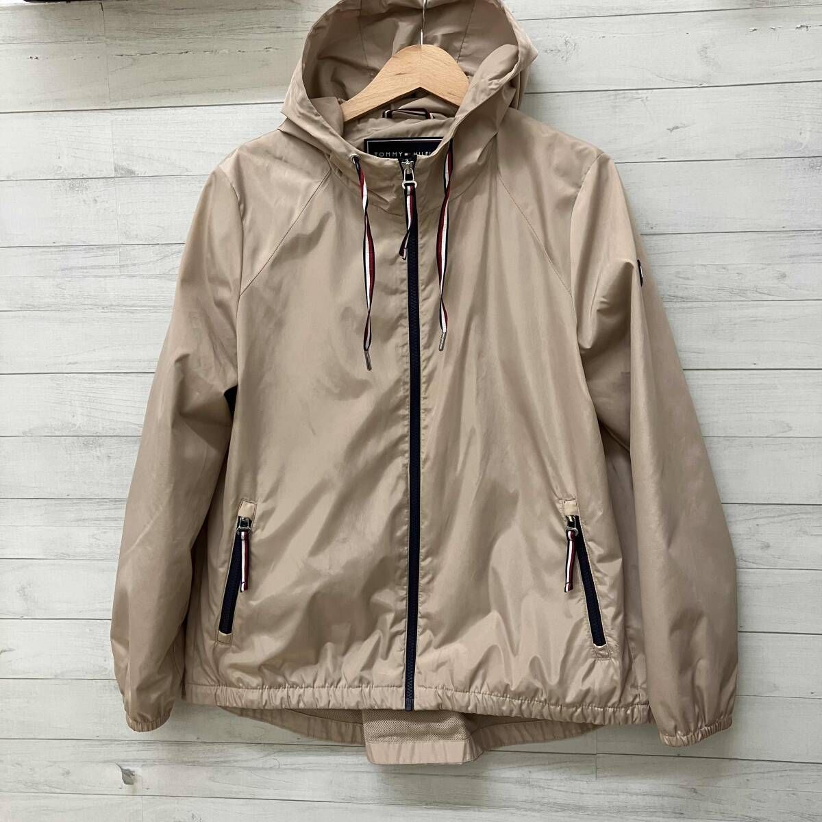 TOMMY HILFIGER トミーヒルフィガー マウンテンパーカー ベージュ M 