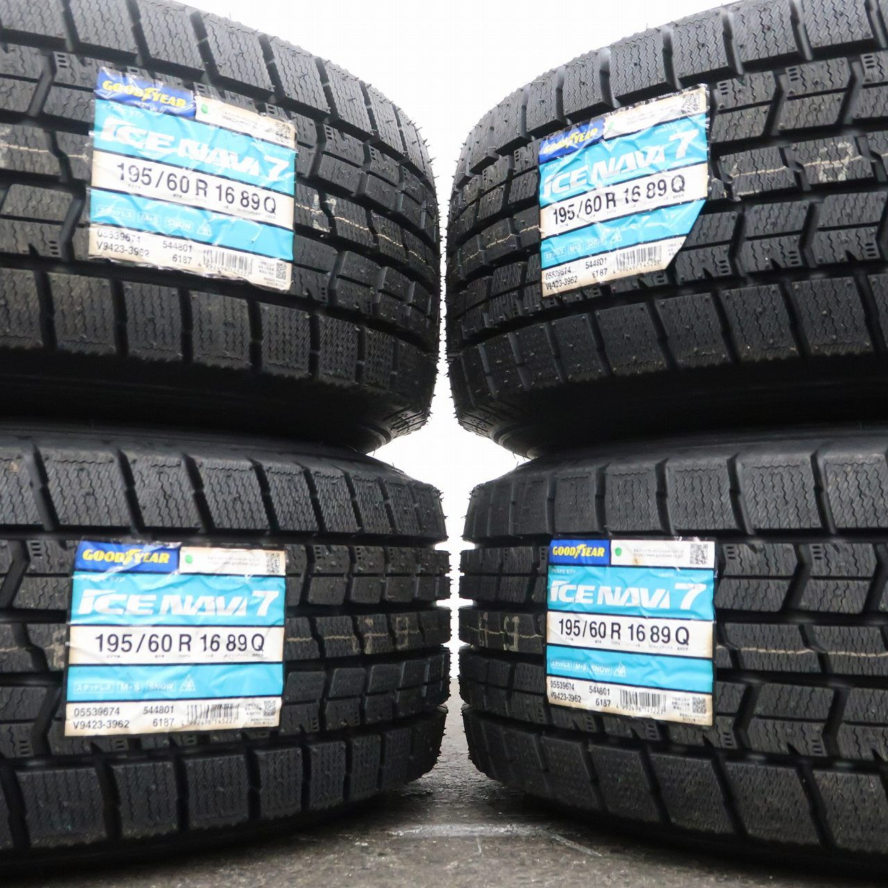 未使用タイヤ】日産 セレナ スズキ ランディ 4本 社外 16インチ 6.5J+ 