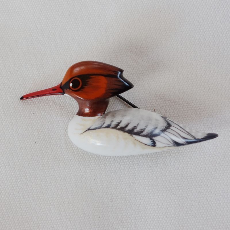 木彫りの野鳥ブローチ カワアイサ ラブバード 工芸品 - メルカリ