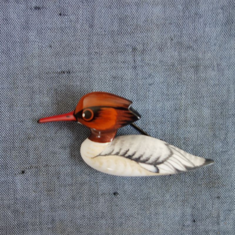 木彫りの野鳥ブローチ カワアイサ ラブバード 工芸品 - メルカリ