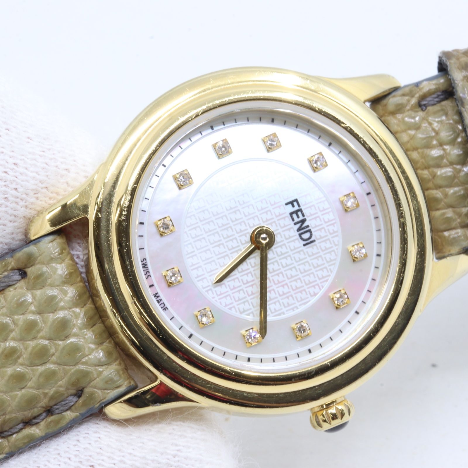 FENDI 　フェンディ★クラシコ　25000L SS革　白文字盤 ITVW183WG1TO FENDI フェンディ クラシコ 25000L 004-725 GP×革 QZ 12P