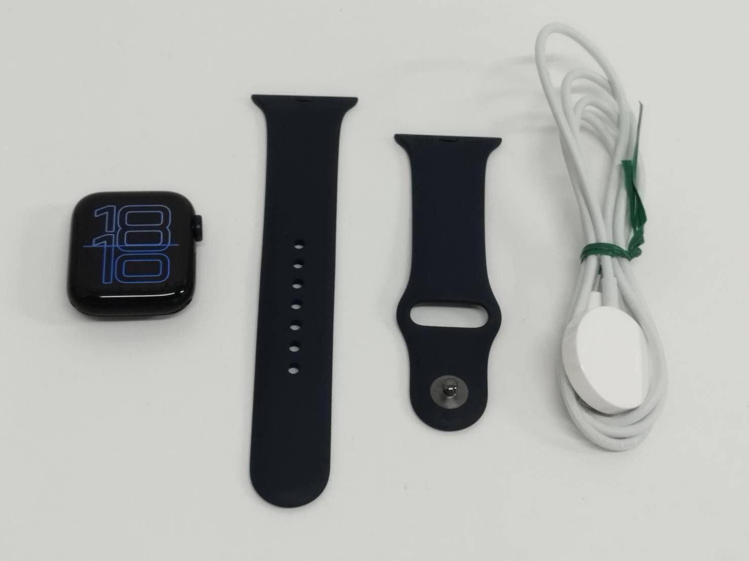 良品】Apple Watch SE 第2世代 40mm ミッドナイト - メルカリ