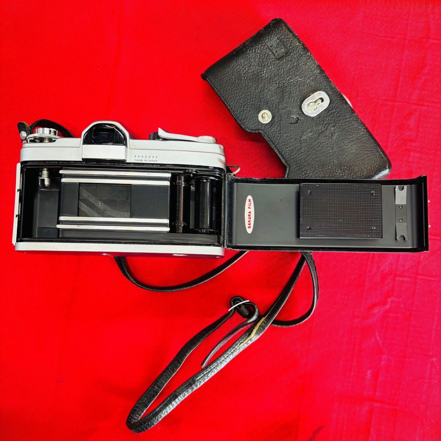 KONICA コニカ FS フィルム一眼レフカメラ レンズ付き ジャンク ケース