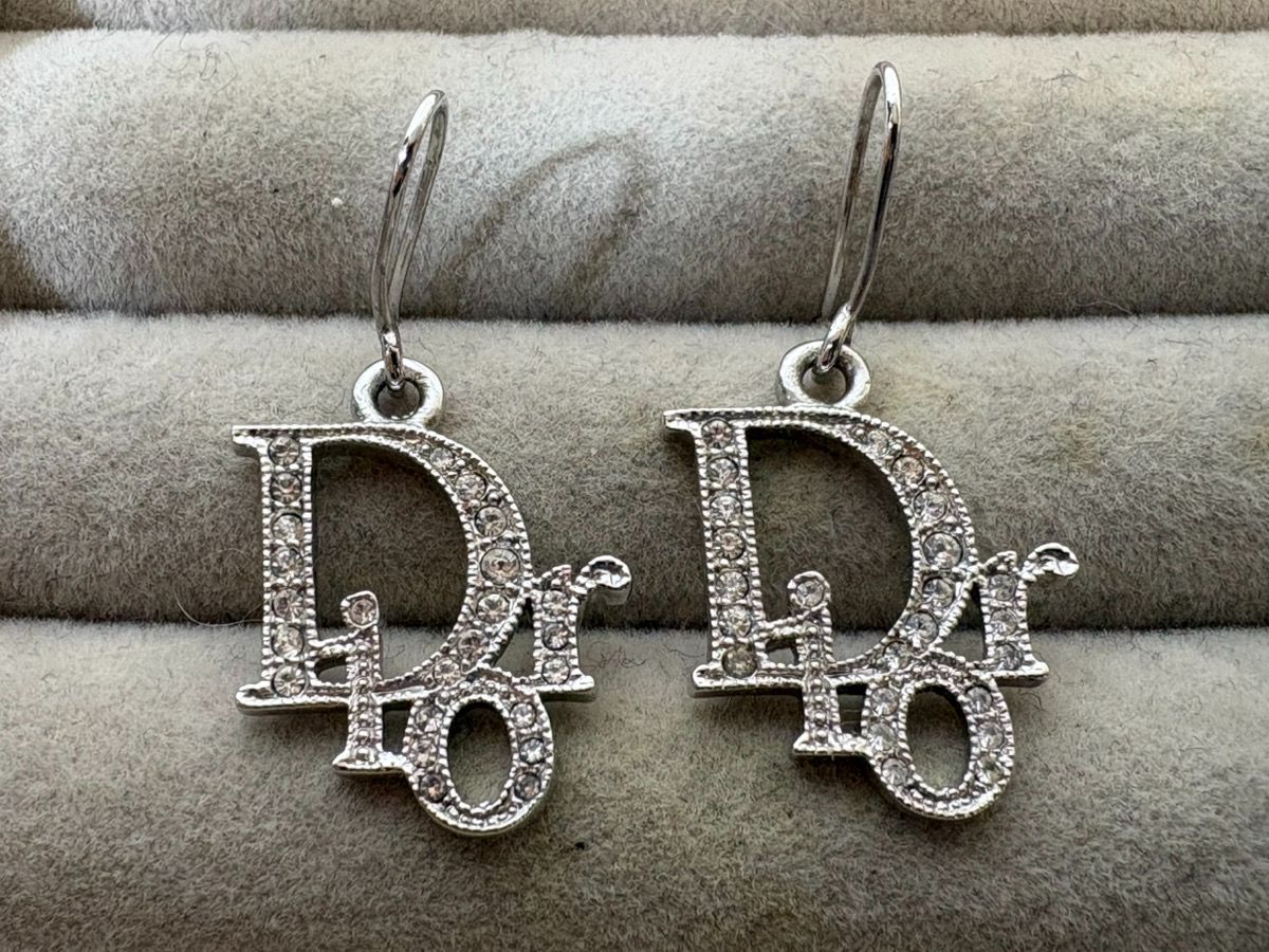 15114-084☆Christian Dior クリスチャンディオール ロゴ ピアス