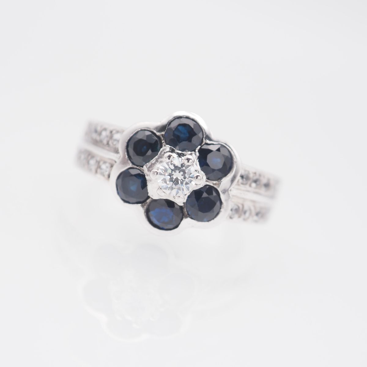 b337 sapphire? blue spinel? SILVER Engraved Ring Flower Flower Diamond Style Design Silver Ring No. 13-14