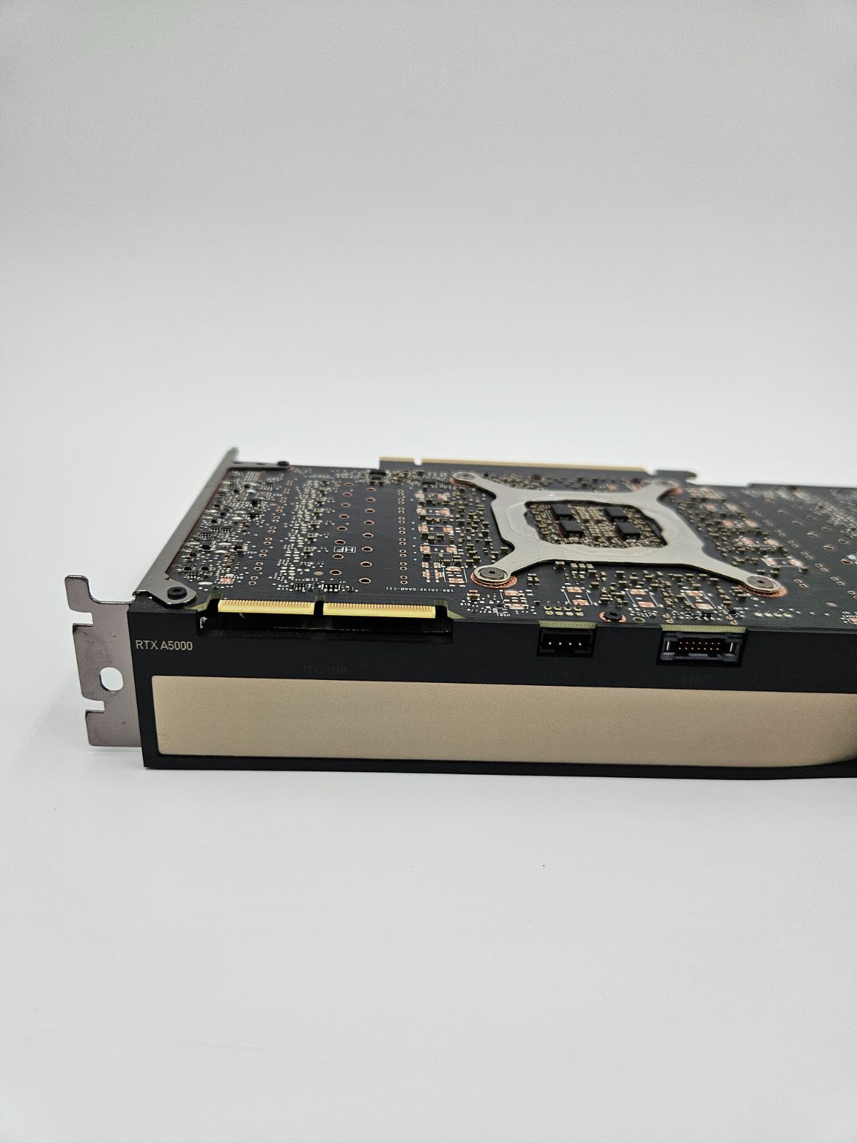 NVIDIA RTX A5000 グラフィックボード GDDR6 24GB PCI-Express 動作