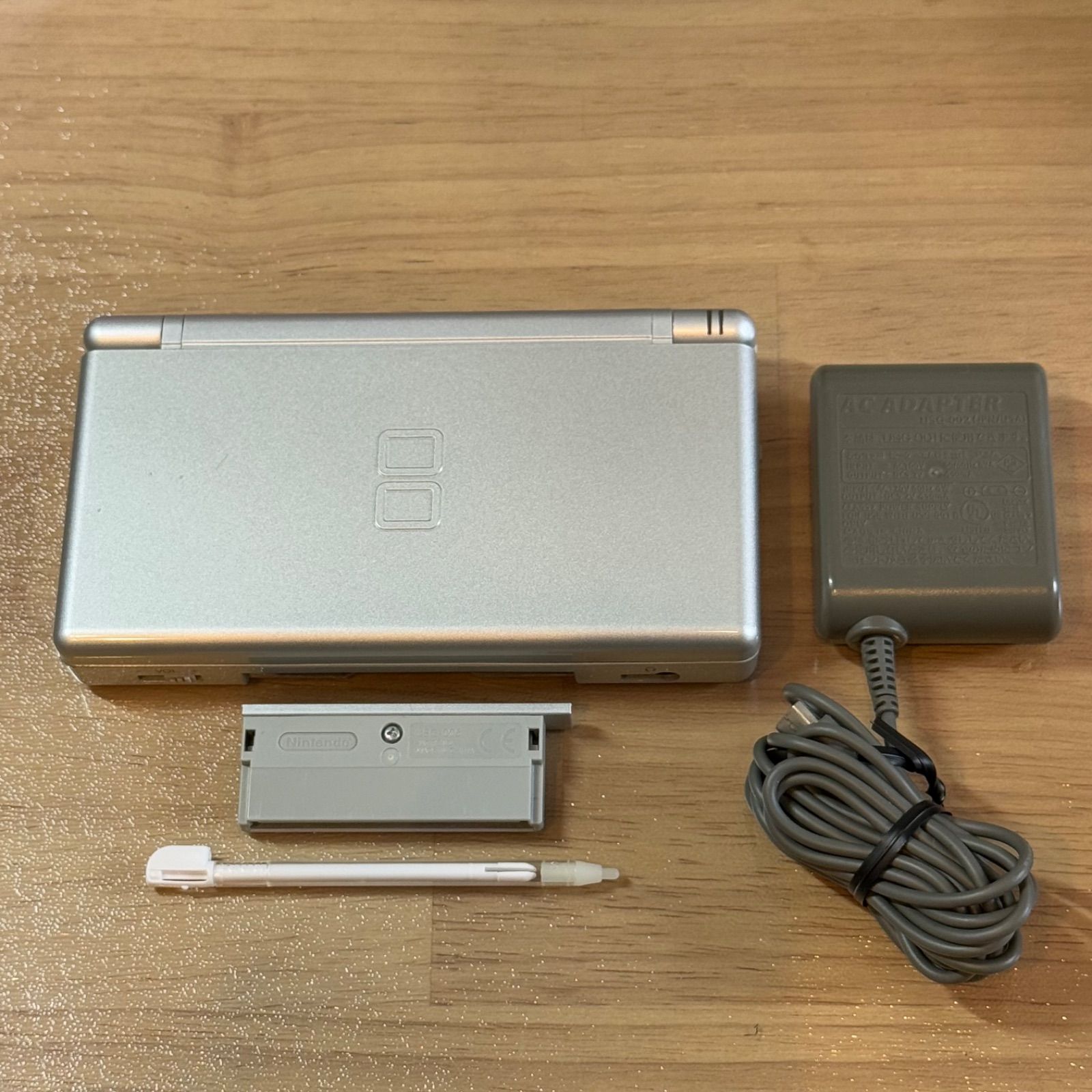 7-022 ニンテンドーDS LITE グロス・シルバー - メルカリ
