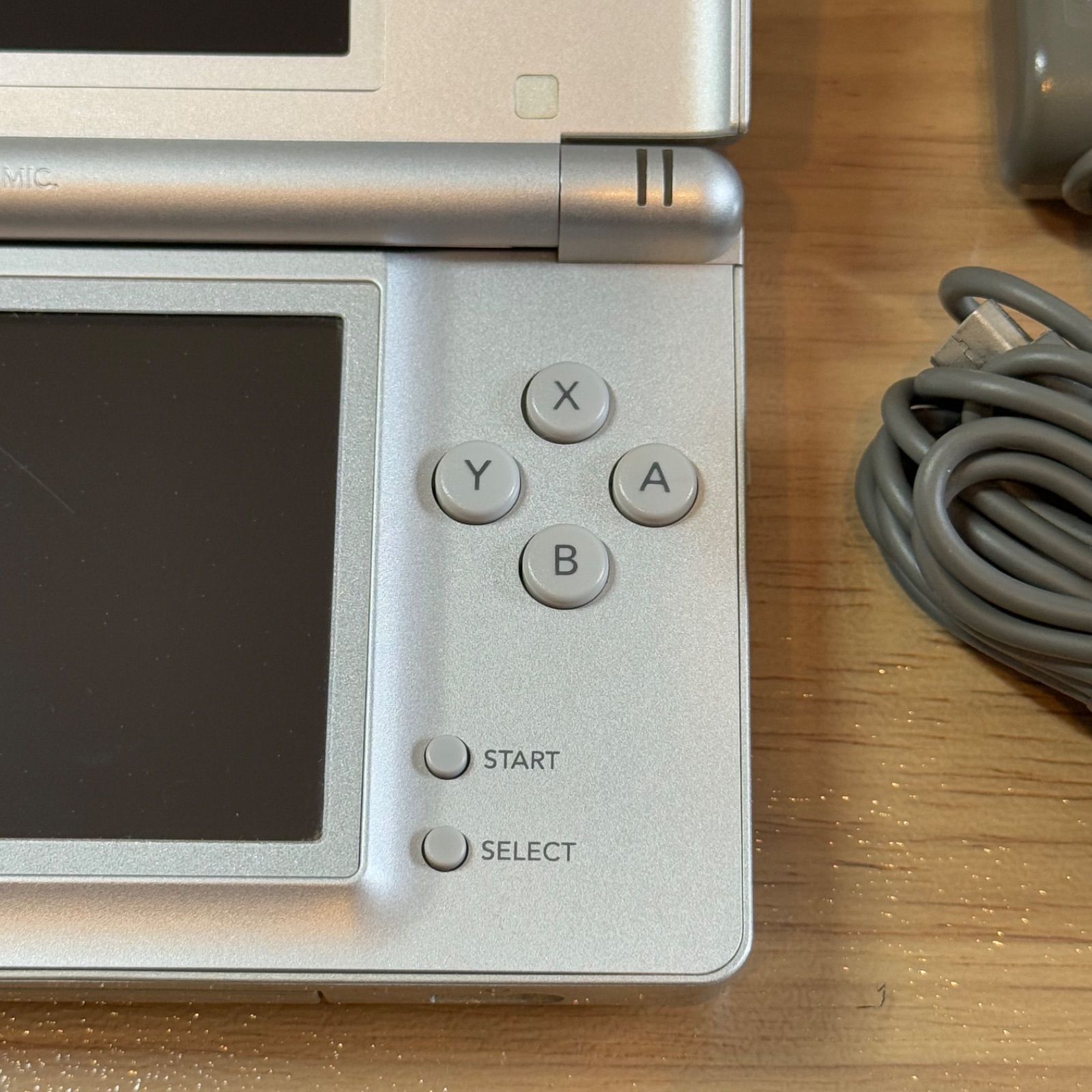 ニンテンドーDS グロスシルバー 7-022 ニンテンドーDS LITE グロス・シルバー - メルカリ