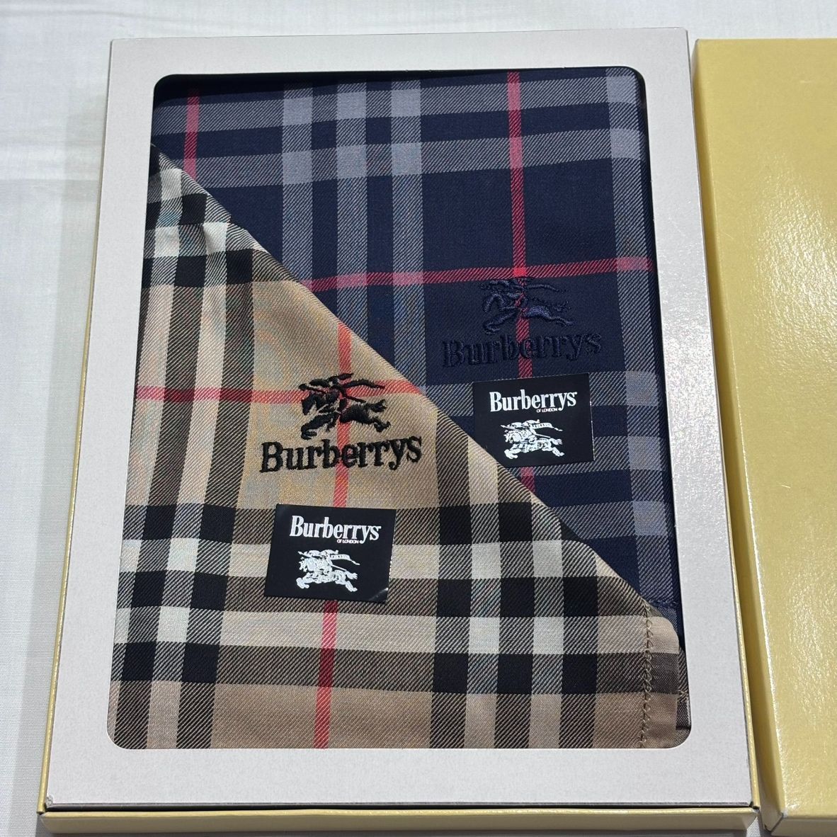 UM266177609 BURBERRYS バーバリー ノバチェック ハンカチ 47×47cm
