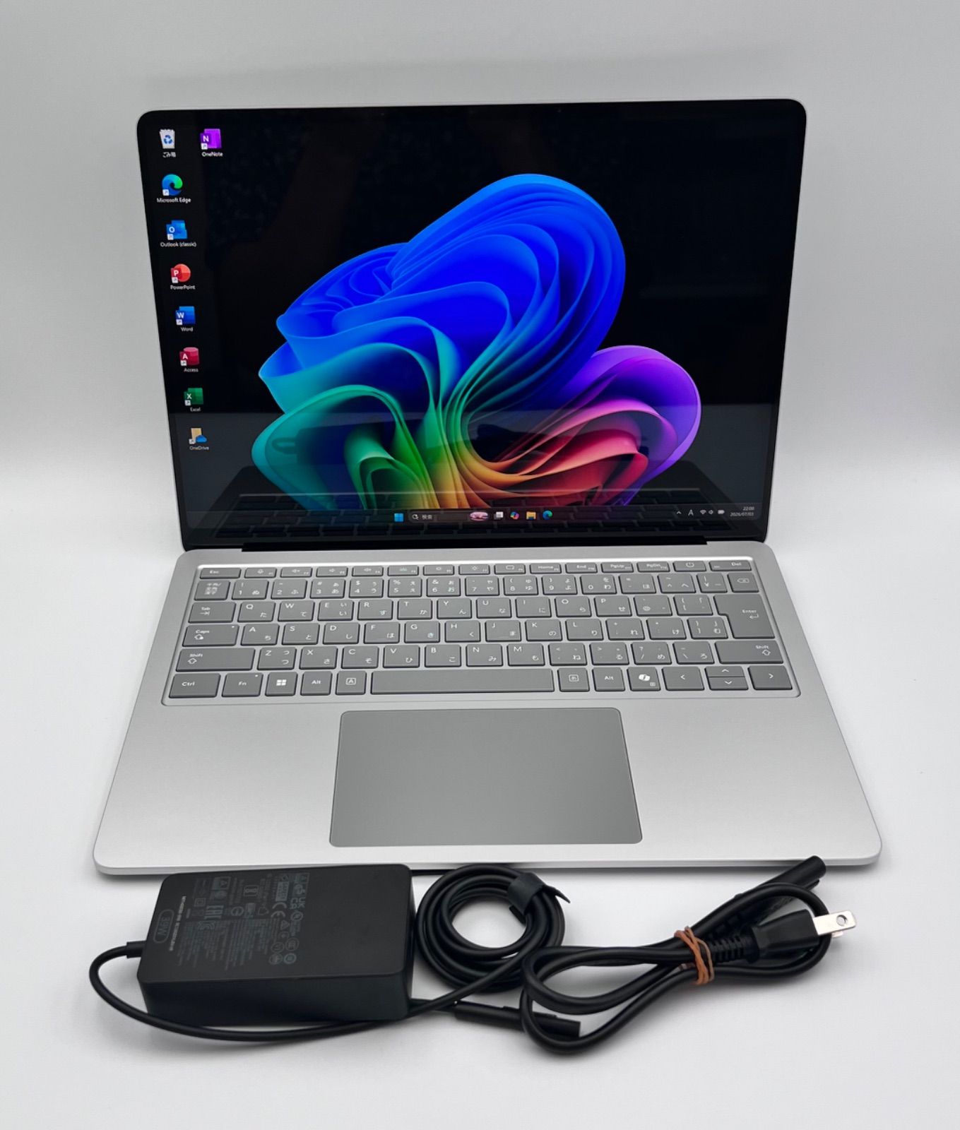 B382// 極美品　Microsoft Surface Laptop 第7世代 16GB / 512GB / Windows 11 Pro / Office 2024 付き