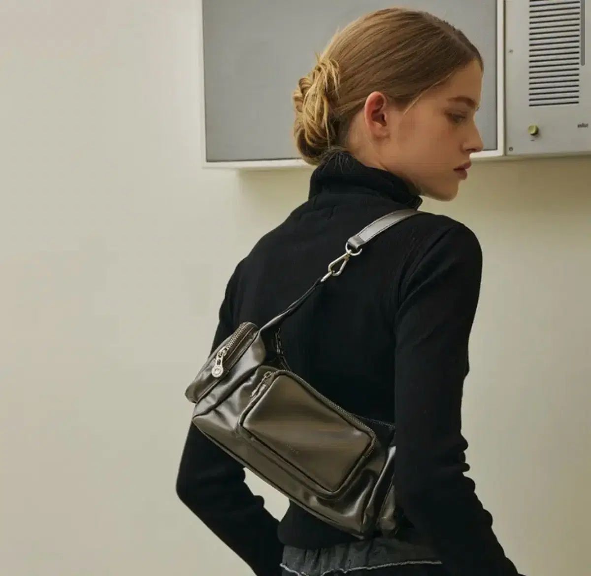 ブラックシルバー ドンキー エナメル ショルダーバッグ