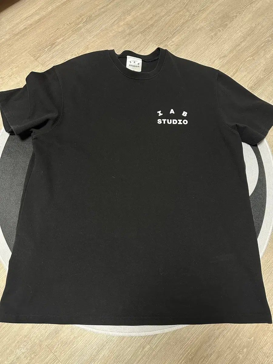 (XL) IAB Studio アイエプスタジオ 半袖 ブラック