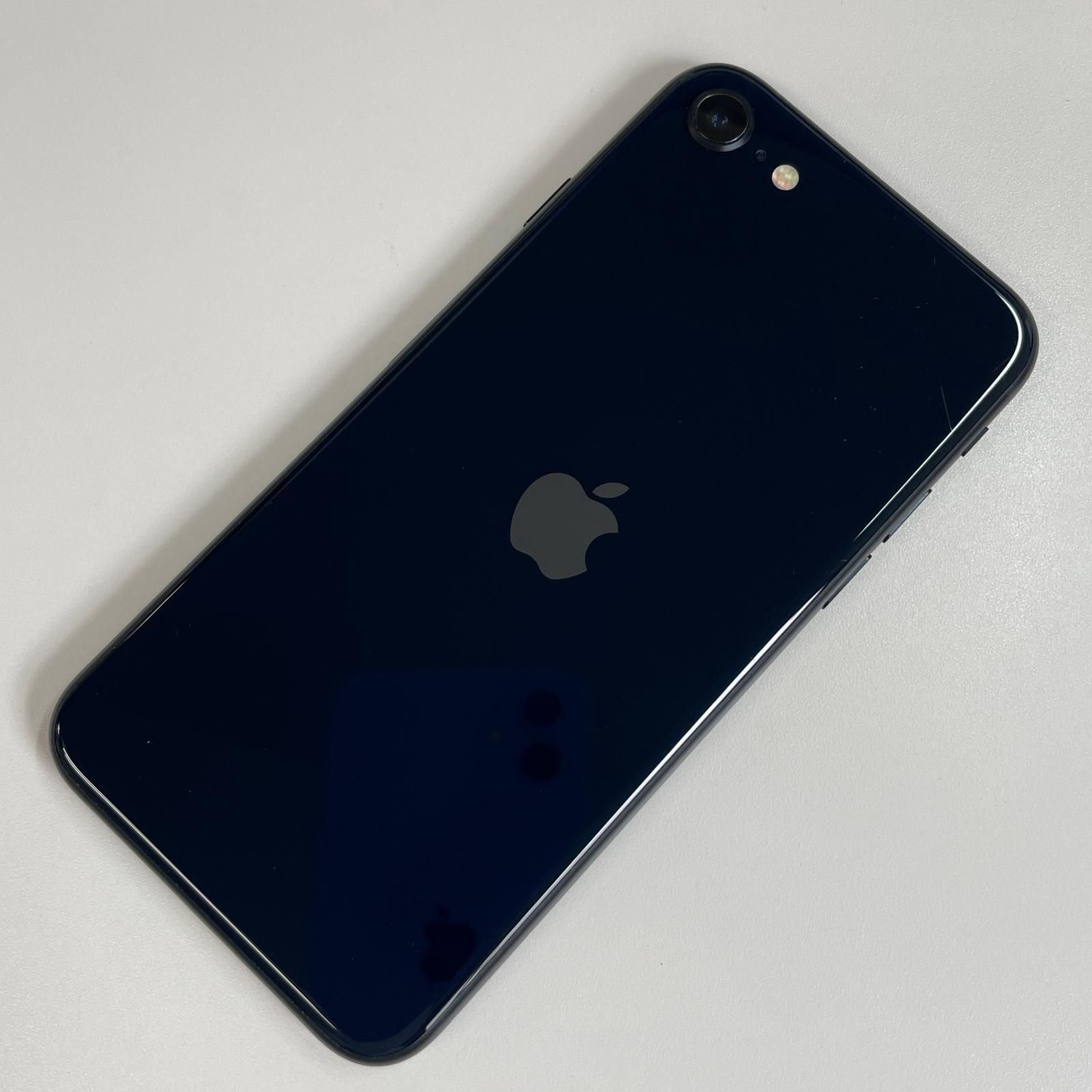 iPhone SE3 64GB ミッドナイト (au) 中古 - メルカリ