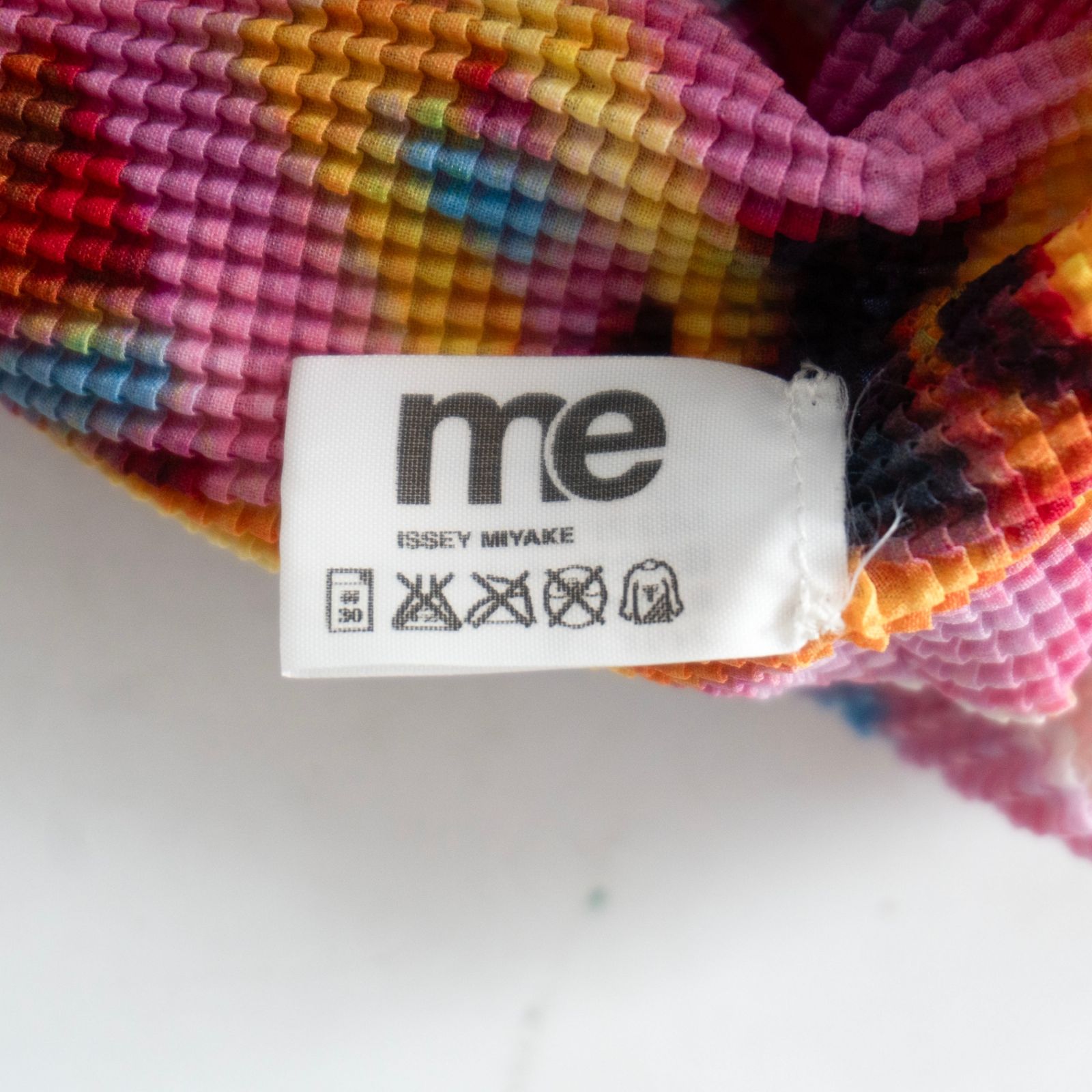 美品】 me ISSEY MIYAKE【ケーキ柄 プリーツ カットソー】 ミー