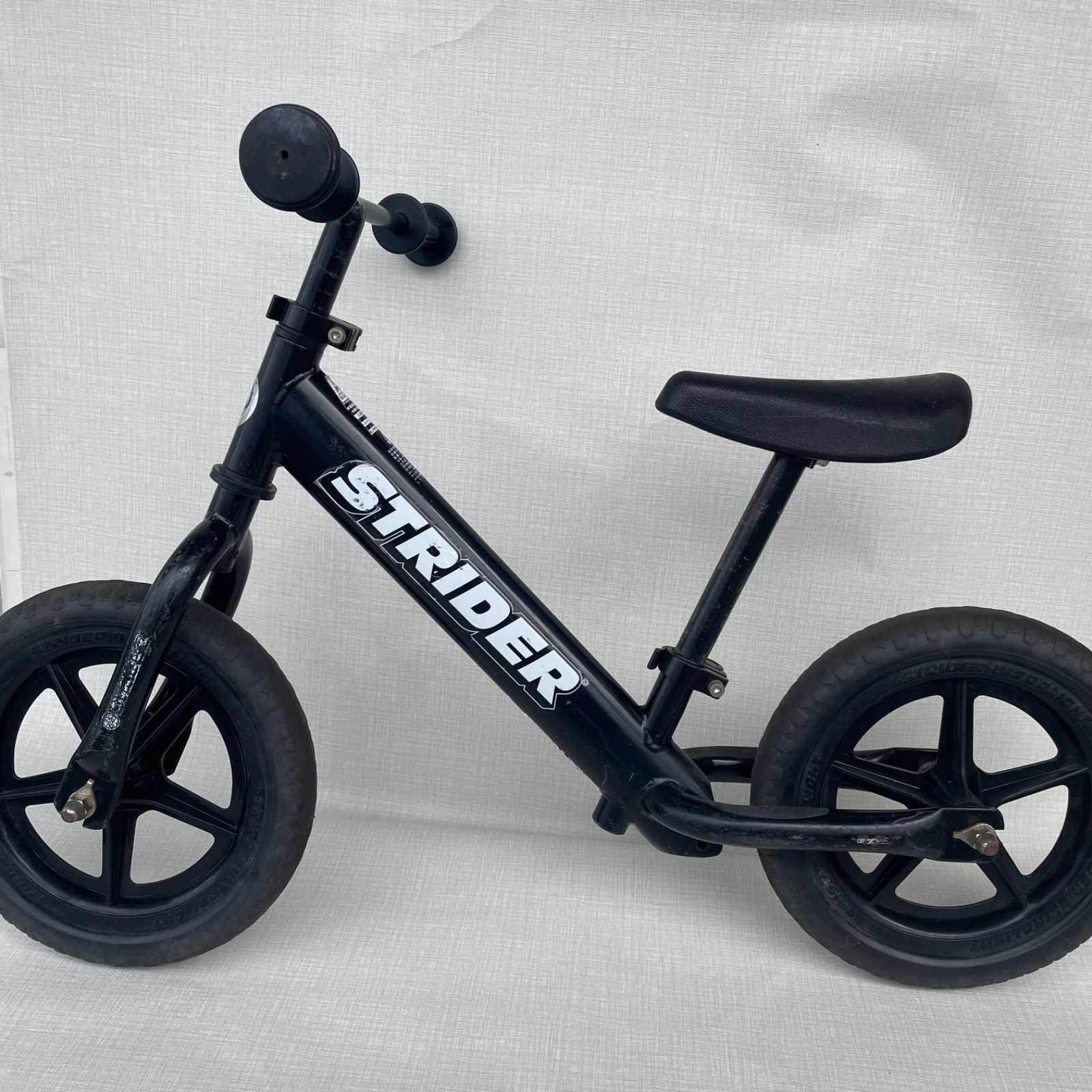 ストライダー 12インチ ブラック スポーツモデル - メルカリ