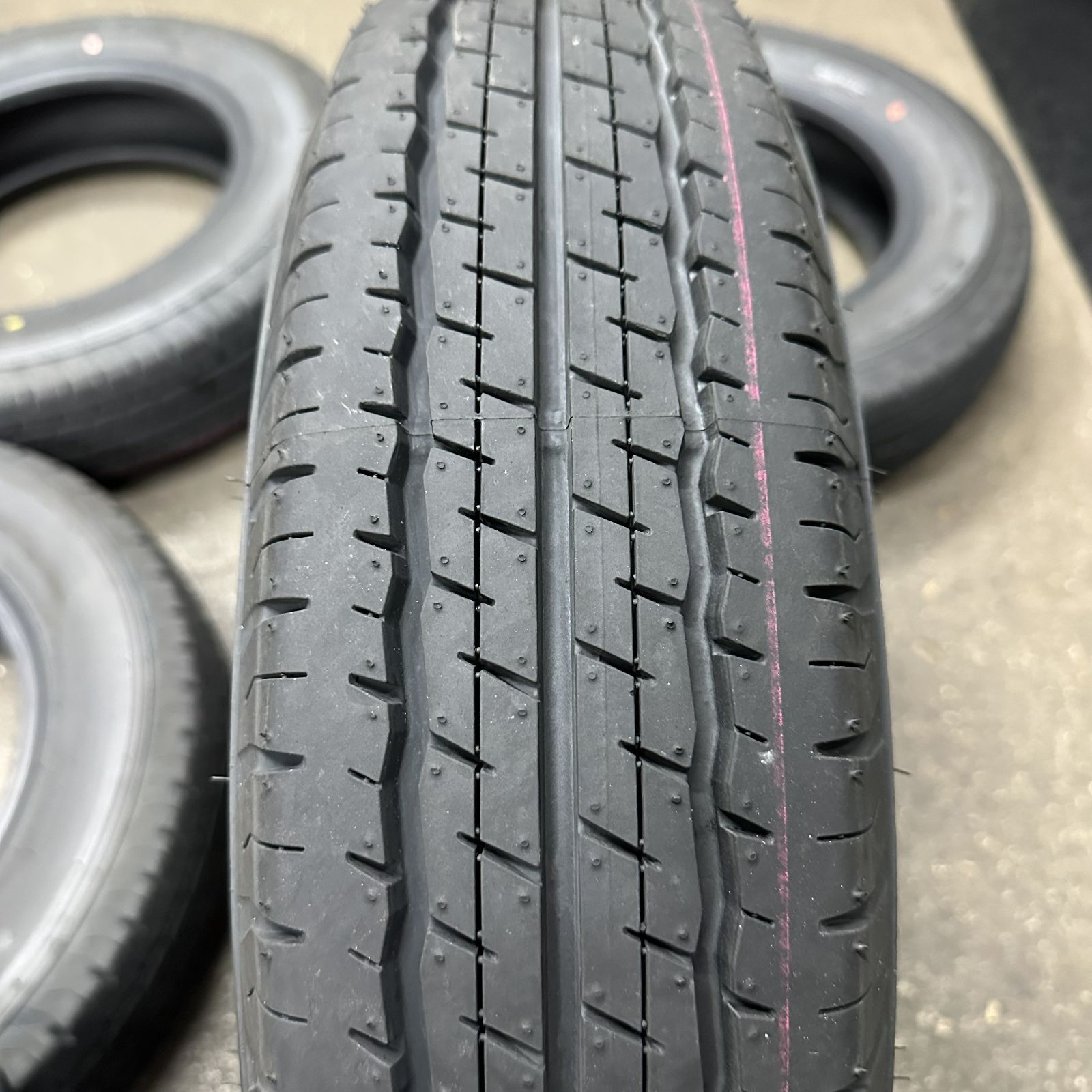 領収書発行可】〈中古品〉25年43週製造 ダンロップ SP175L（新車装着