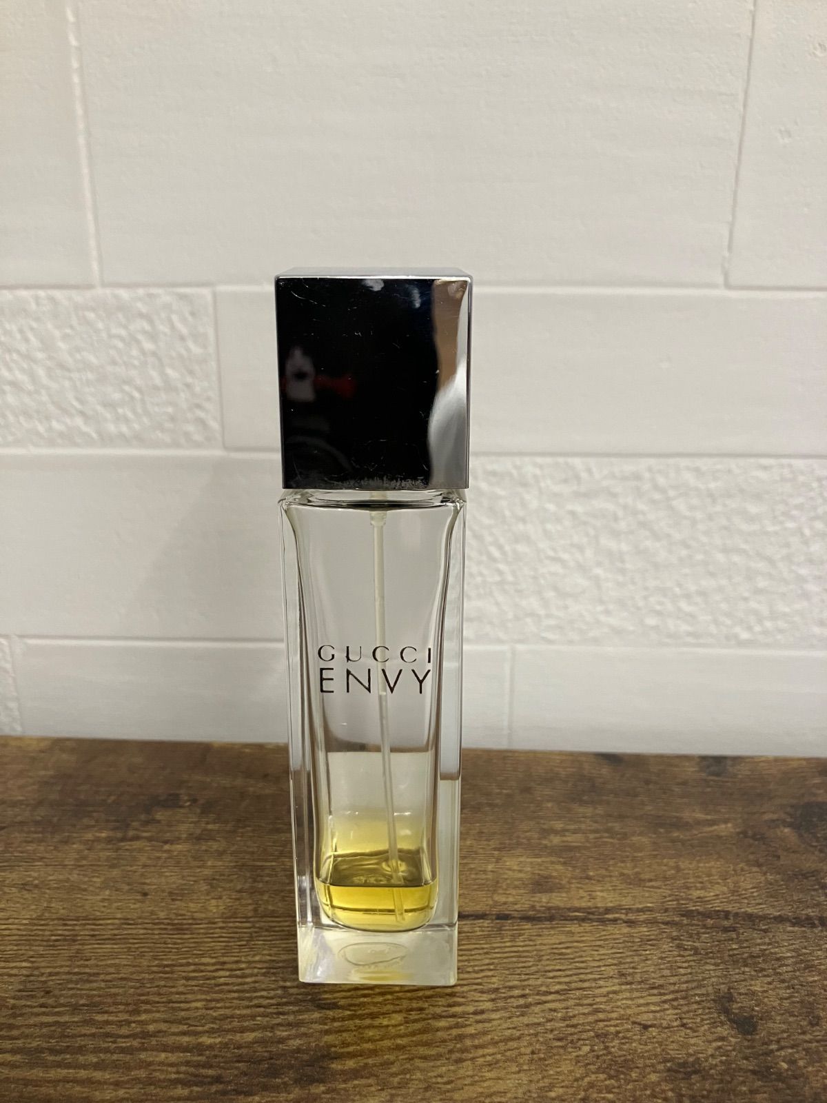 【廃盤】希少 GUCC ENVY グッチ エンヴィ　オードトワレ 30ml 香水 廃盤・希少】GUCCI グッチ ENVY エンヴィ オードトワレ 30ml - メルカリ