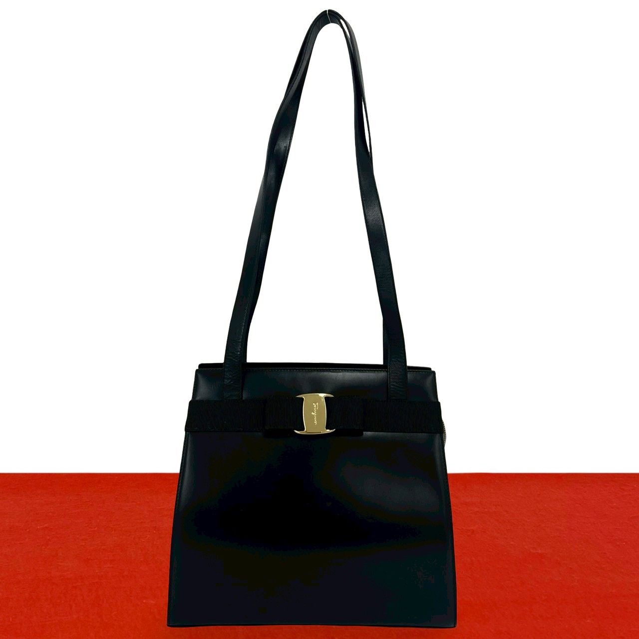 極 美品 Salvatore Ferragamo サルヴァトーレフェラガモ ヴァラリボン