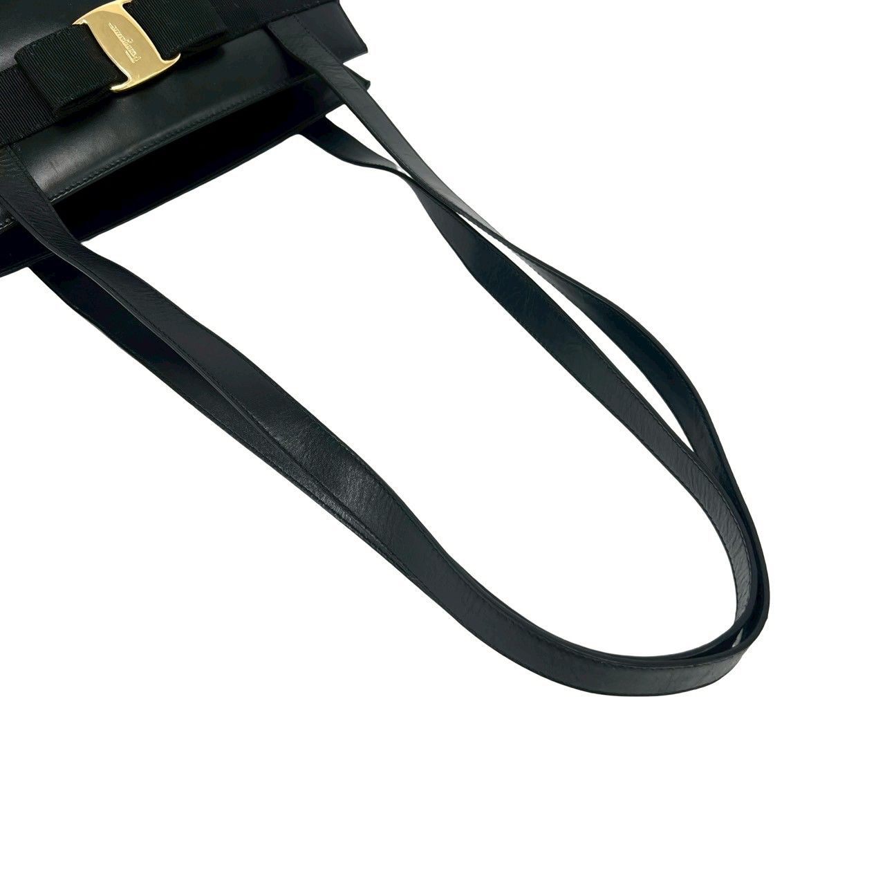 極 美品 Salvatore Ferragamo サルヴァトーレフェラガモ ヴァラリボン